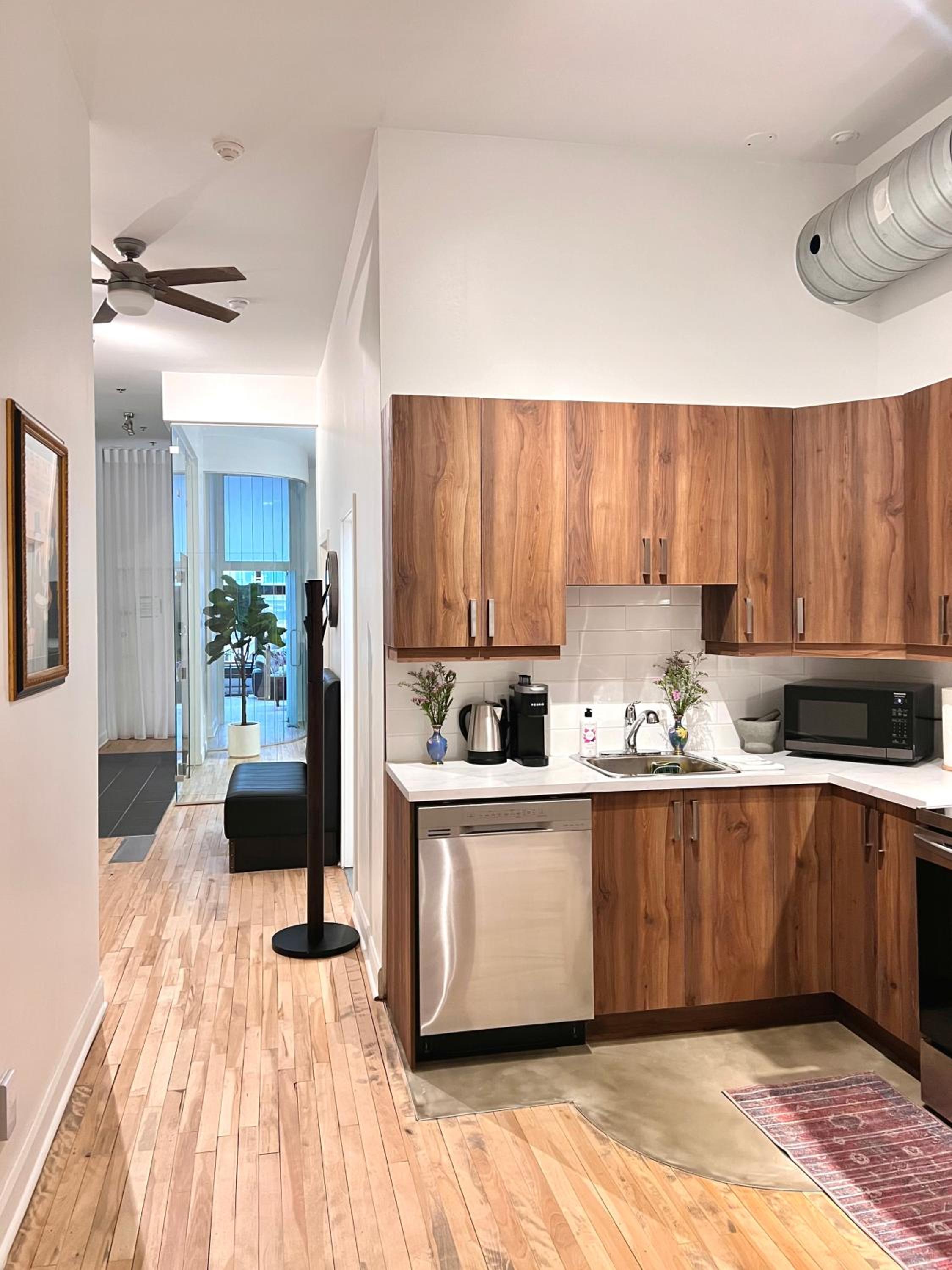 Elegant 3 Bedroom apartment in old port - 201