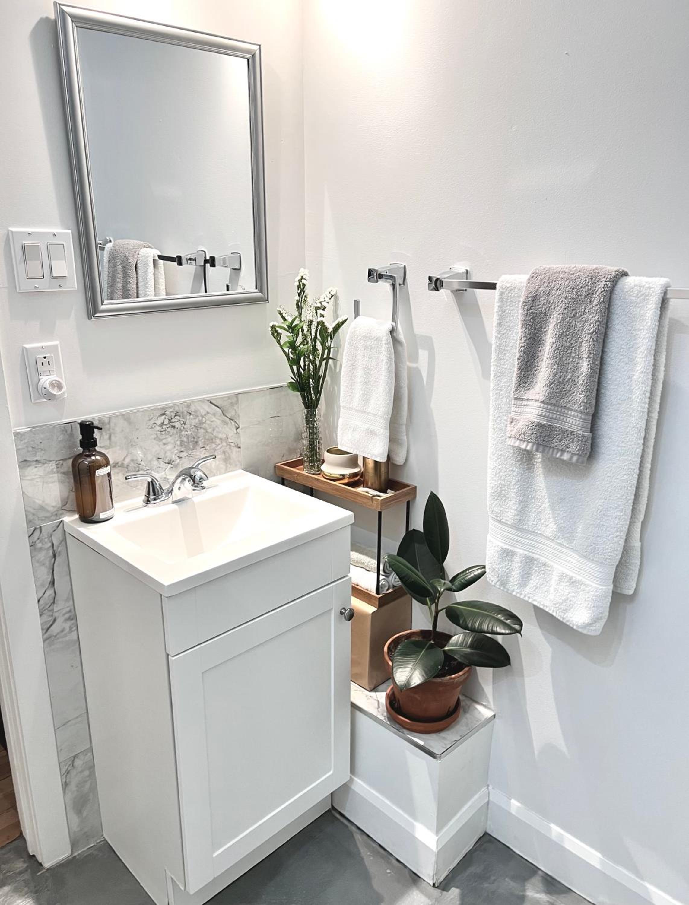 Elegant 3 Bedroom apartment in old port - 201