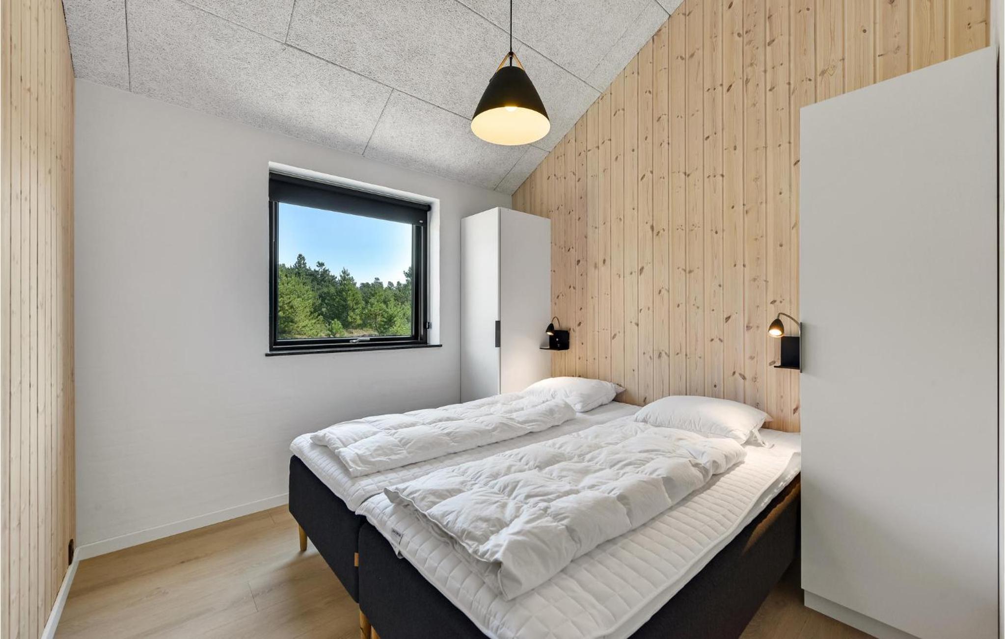 Nice Home In Blåvand With Kitchen
