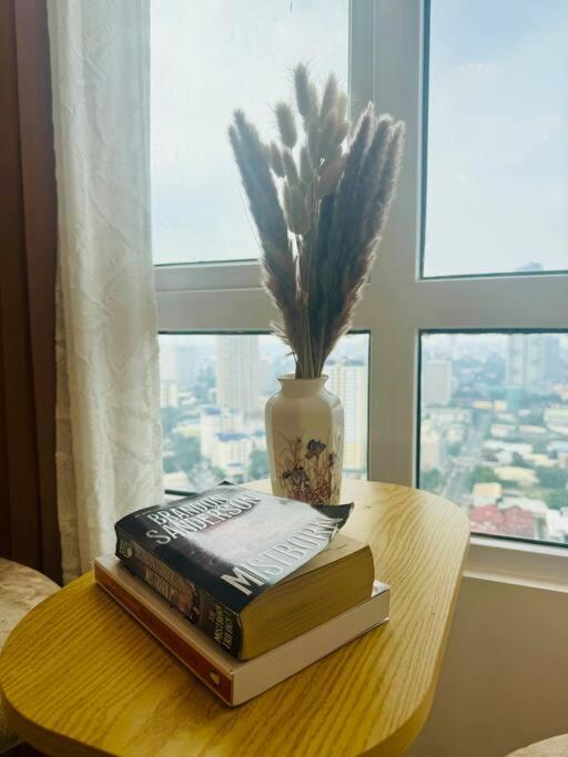 Bohemain Unit with WiFi and Pool at Victoria Tower view 3