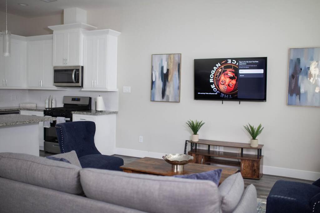 3BR Townhome near DT Houston view 4