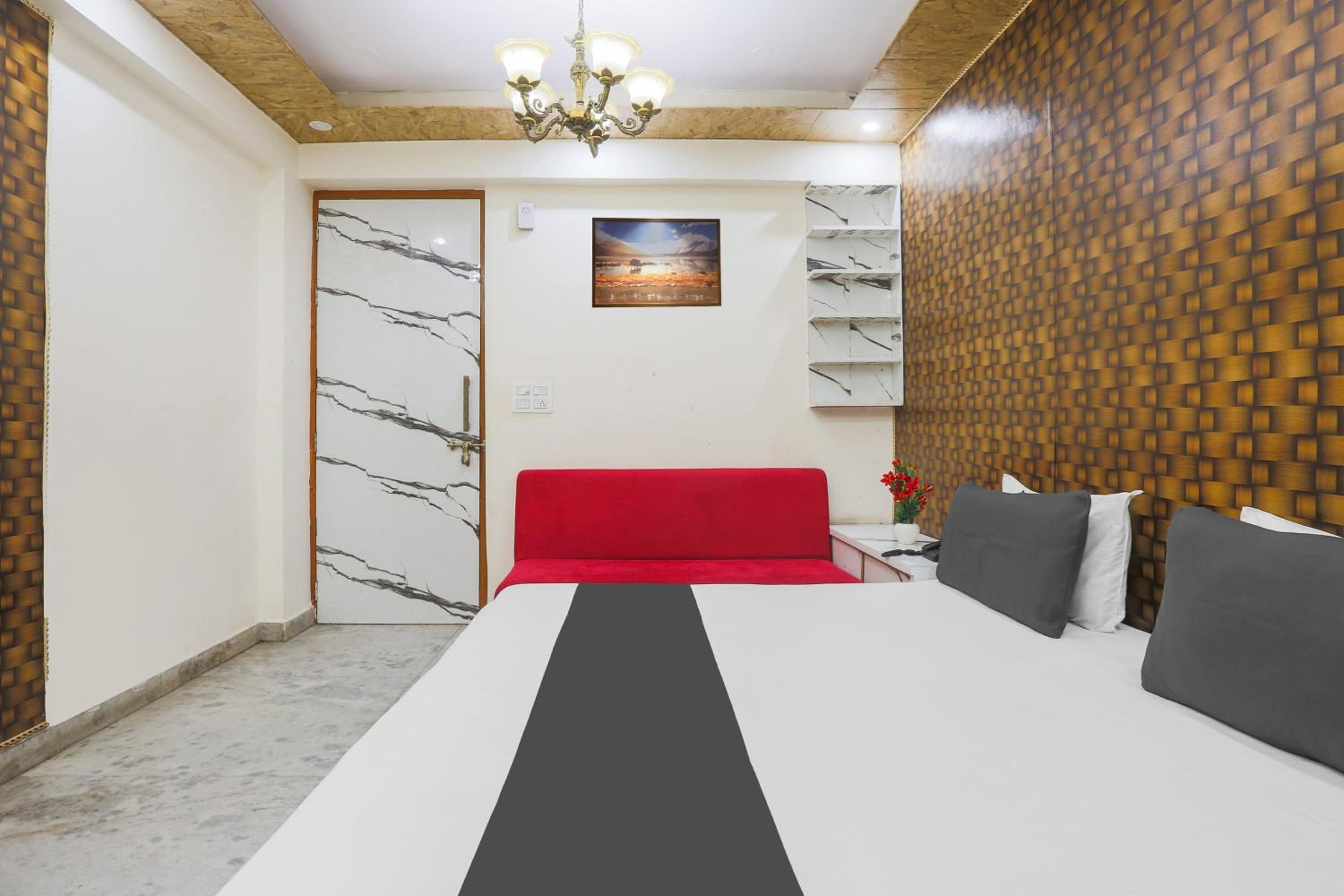 Hotel O The Leaf Residency