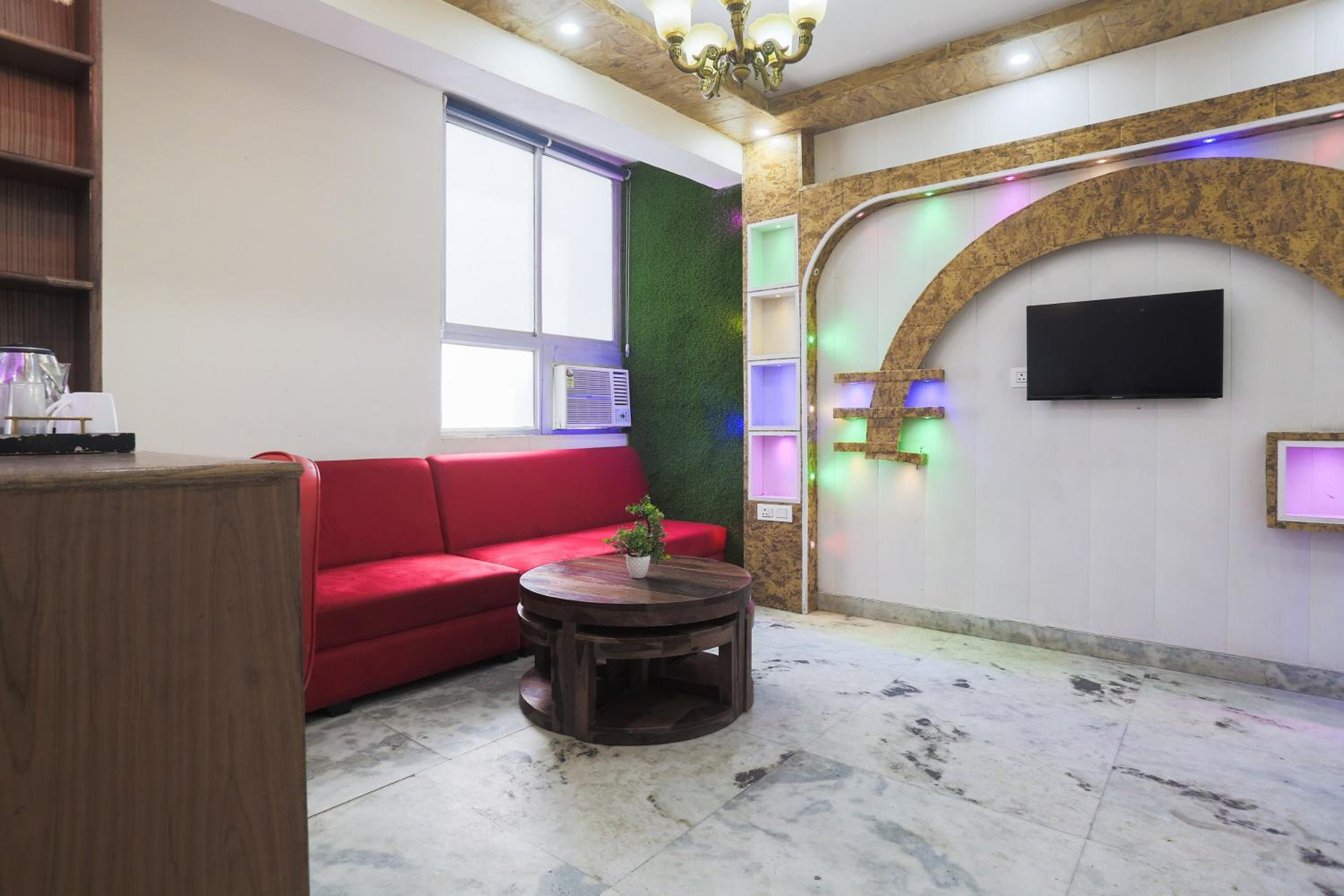 Hotel O The Leaf Residency