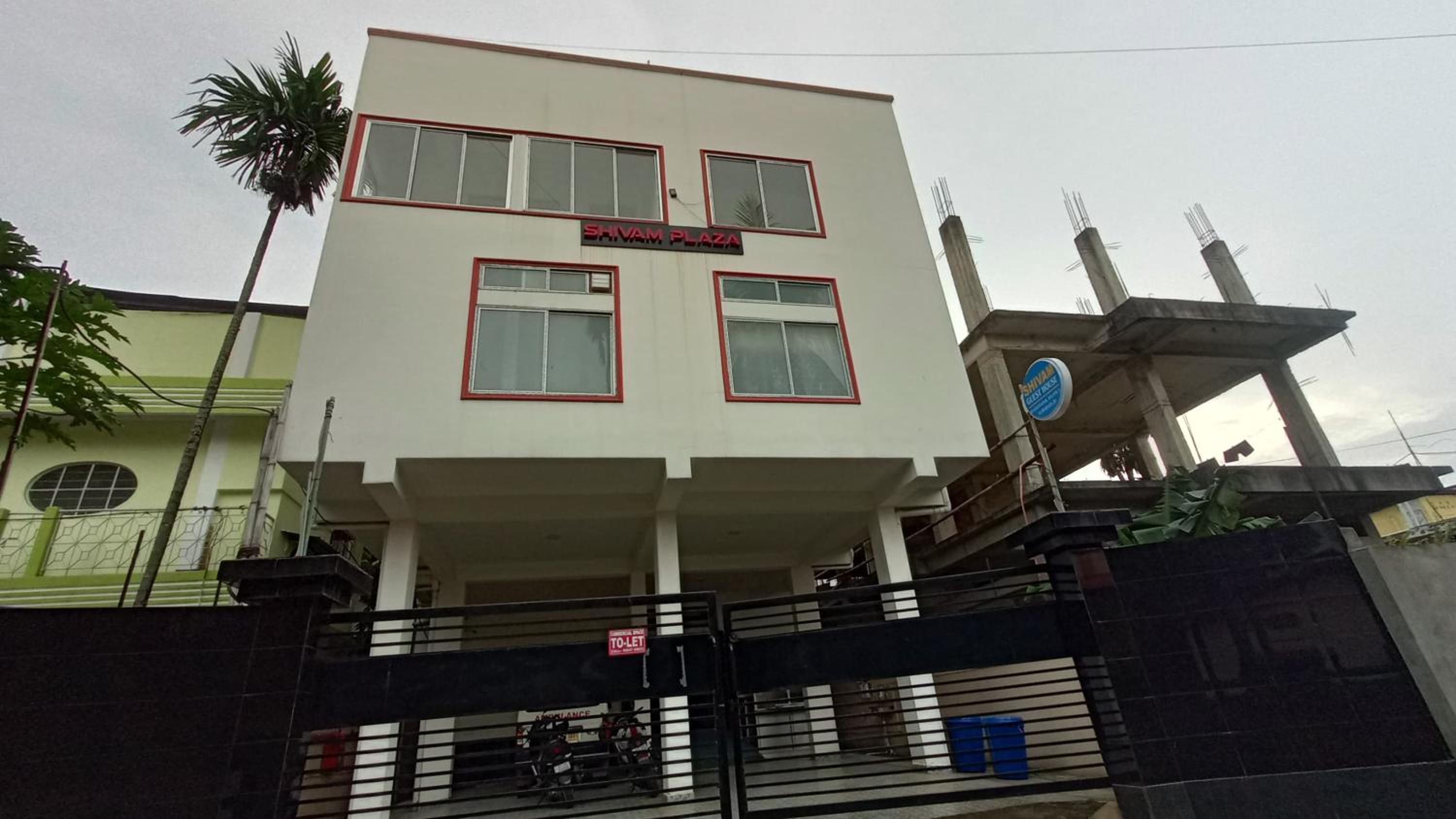 Shivam Guest House Near GNRC and Down Town Hospital