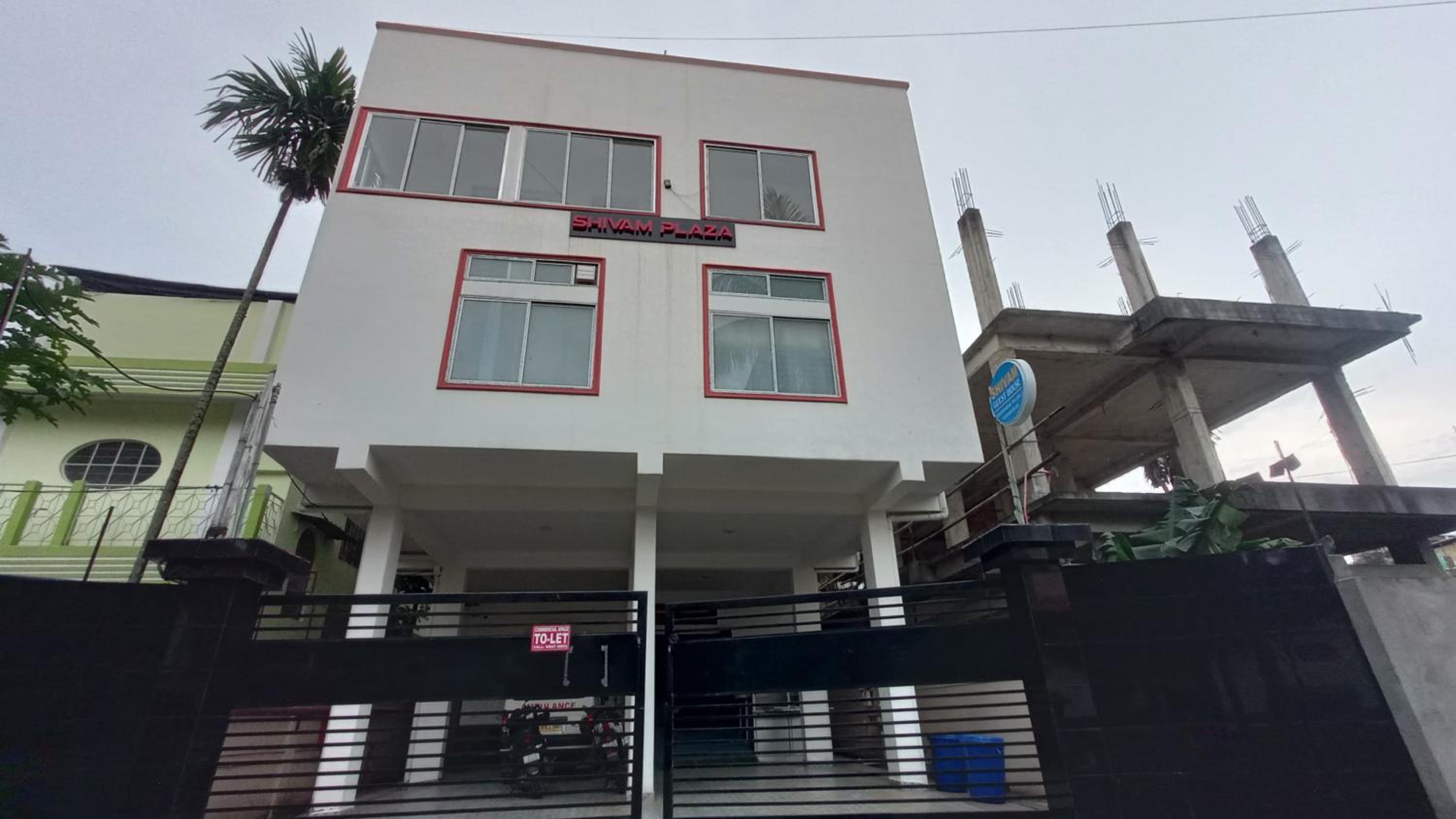 Shivam Guest House Near GNRC and Down Town Hospital
