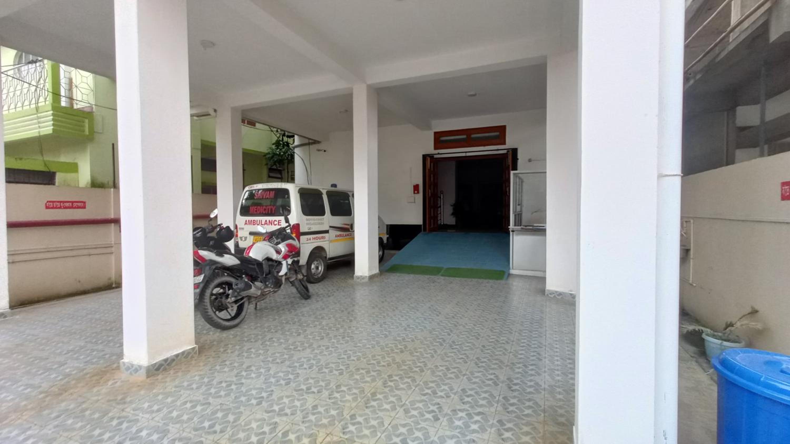 Shivam Guest House Near GNRC and Down Town Hospital