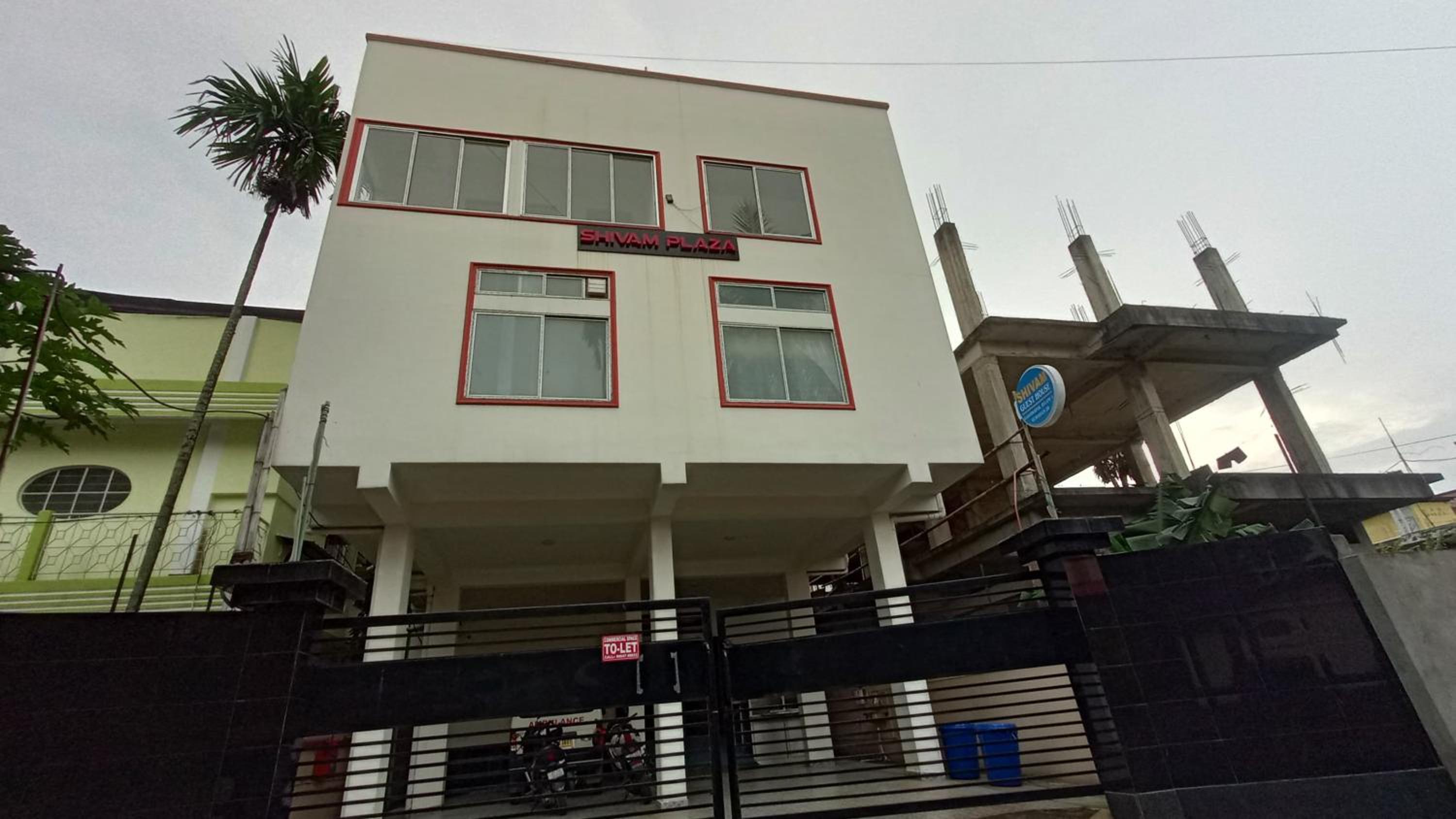 Shivam Guest House Near GNRC and Down Town Hospital