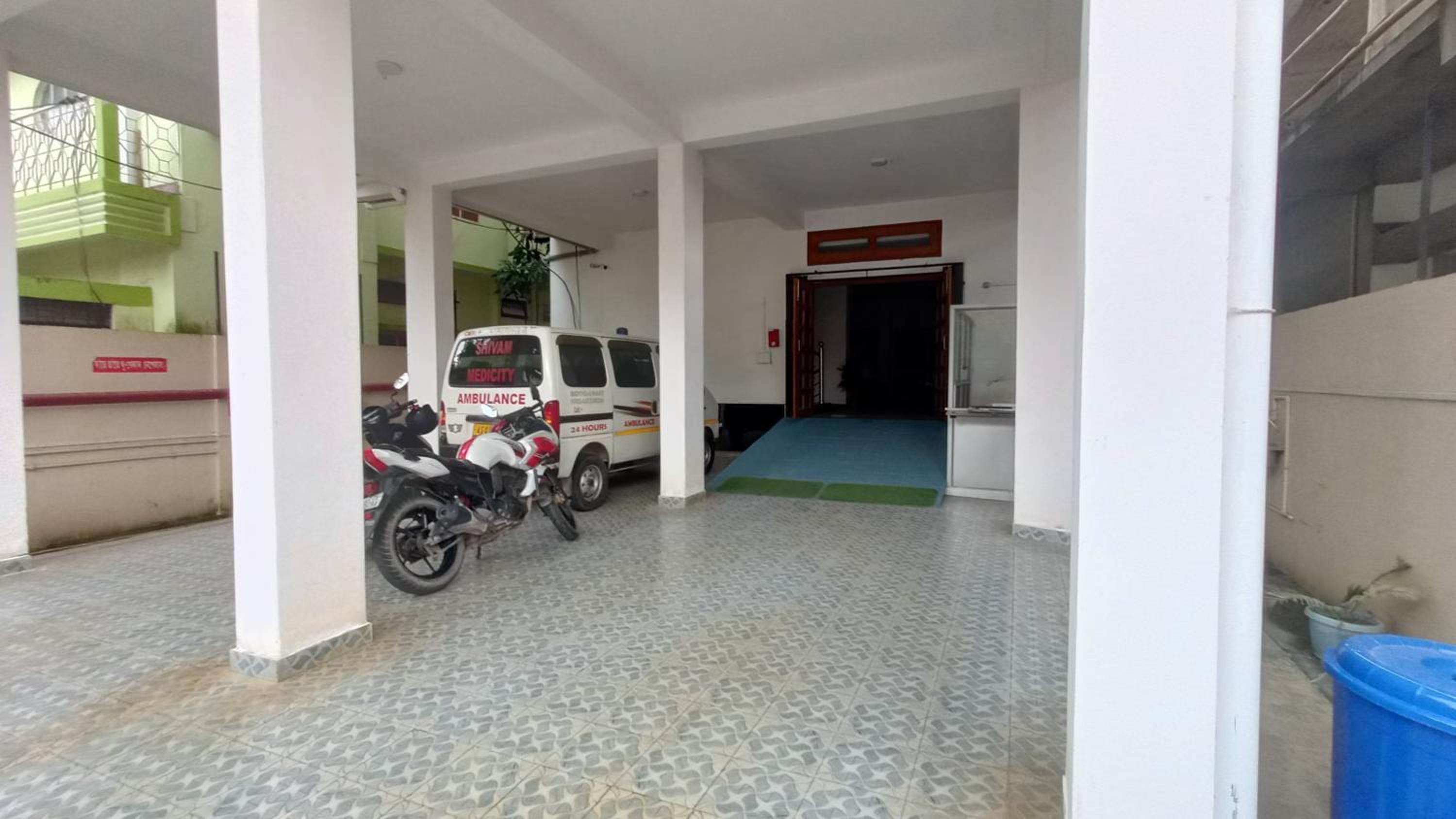 Shivam Guest House Near GNRC and Down Town Hospital