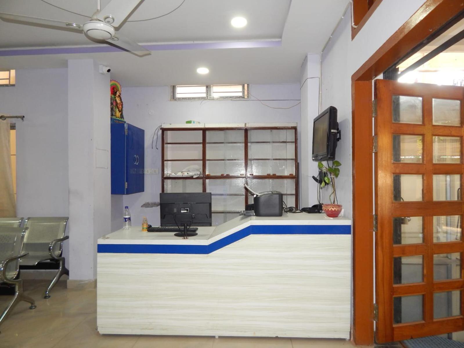 Shivam Guest House Near GNRC and Down Town Hospital