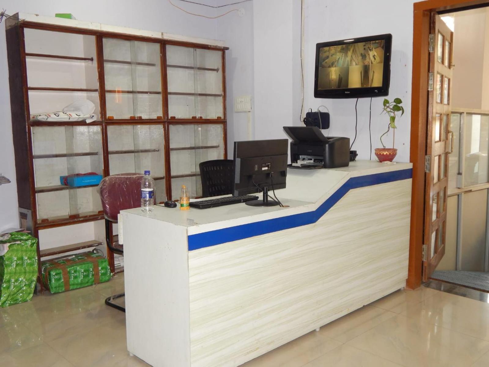 Shivam Guest House Near GNRC and Down Town Hospital