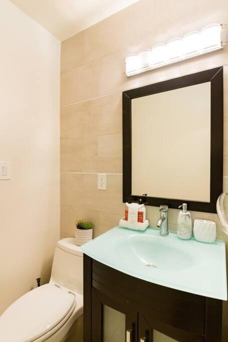 Encino Oasis Gorgeous 3 bedroom with bonus room