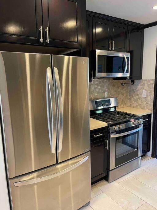 Encino Oasis Gorgeous 3 bedroom with bonus room