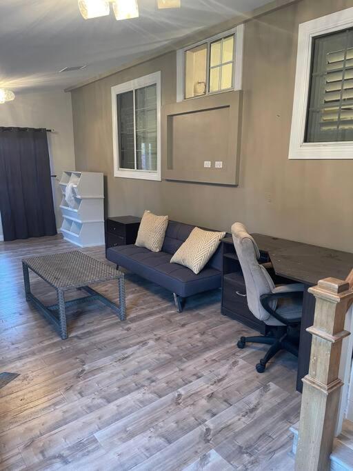 Encino Oasis Gorgeous 3 bedroom with bonus room