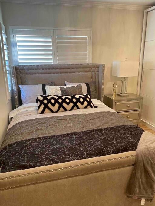 Encino Oasis Gorgeous 3 bedroom with bonus room