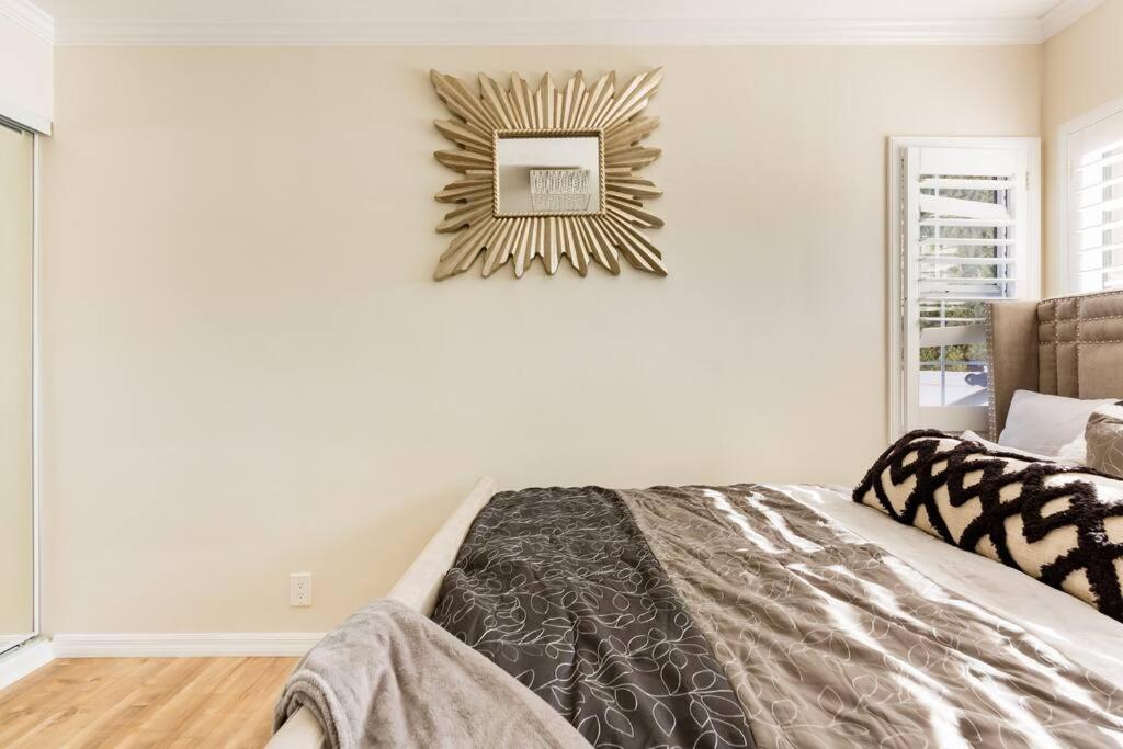 Encino Oasis Gorgeous 3 bedroom with bonus room