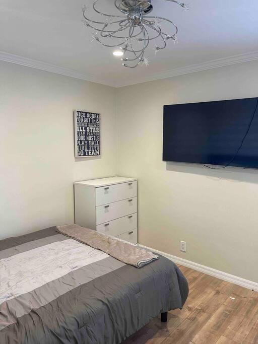 Encino Oasis Gorgeous 3 bedroom with bonus room