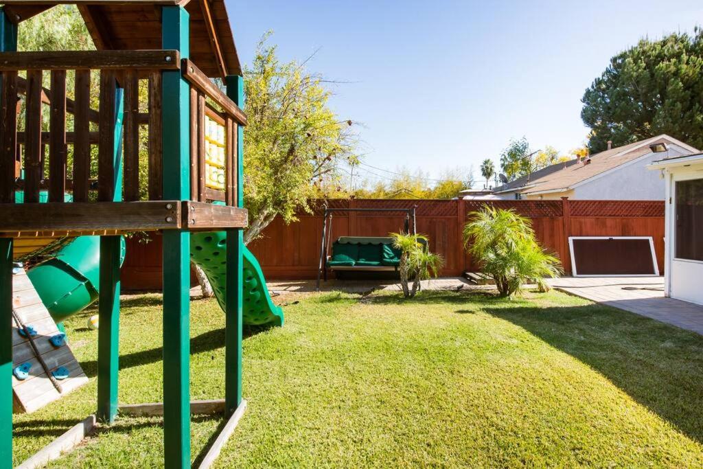 Encino Oasis Gorgeous 3 bedroom with bonus room