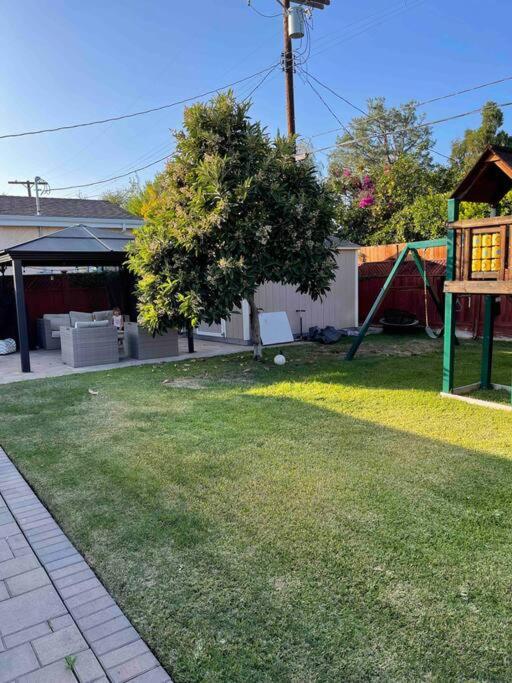 Encino Oasis Gorgeous 3 bedroom with bonus room