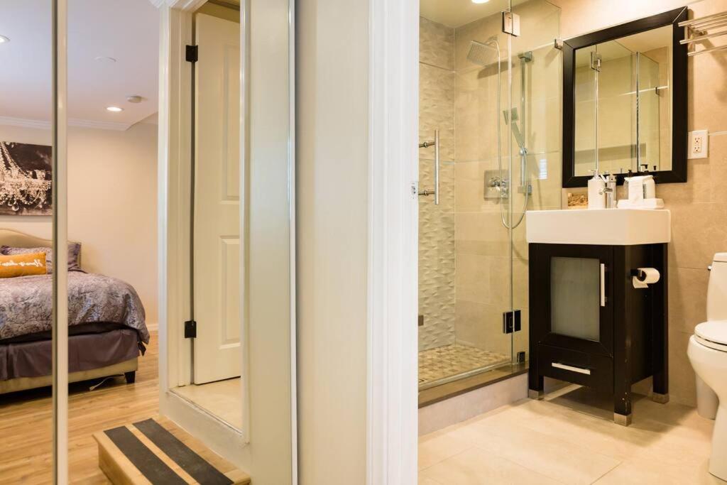 Encino Oasis Gorgeous 3 bedroom with bonus room