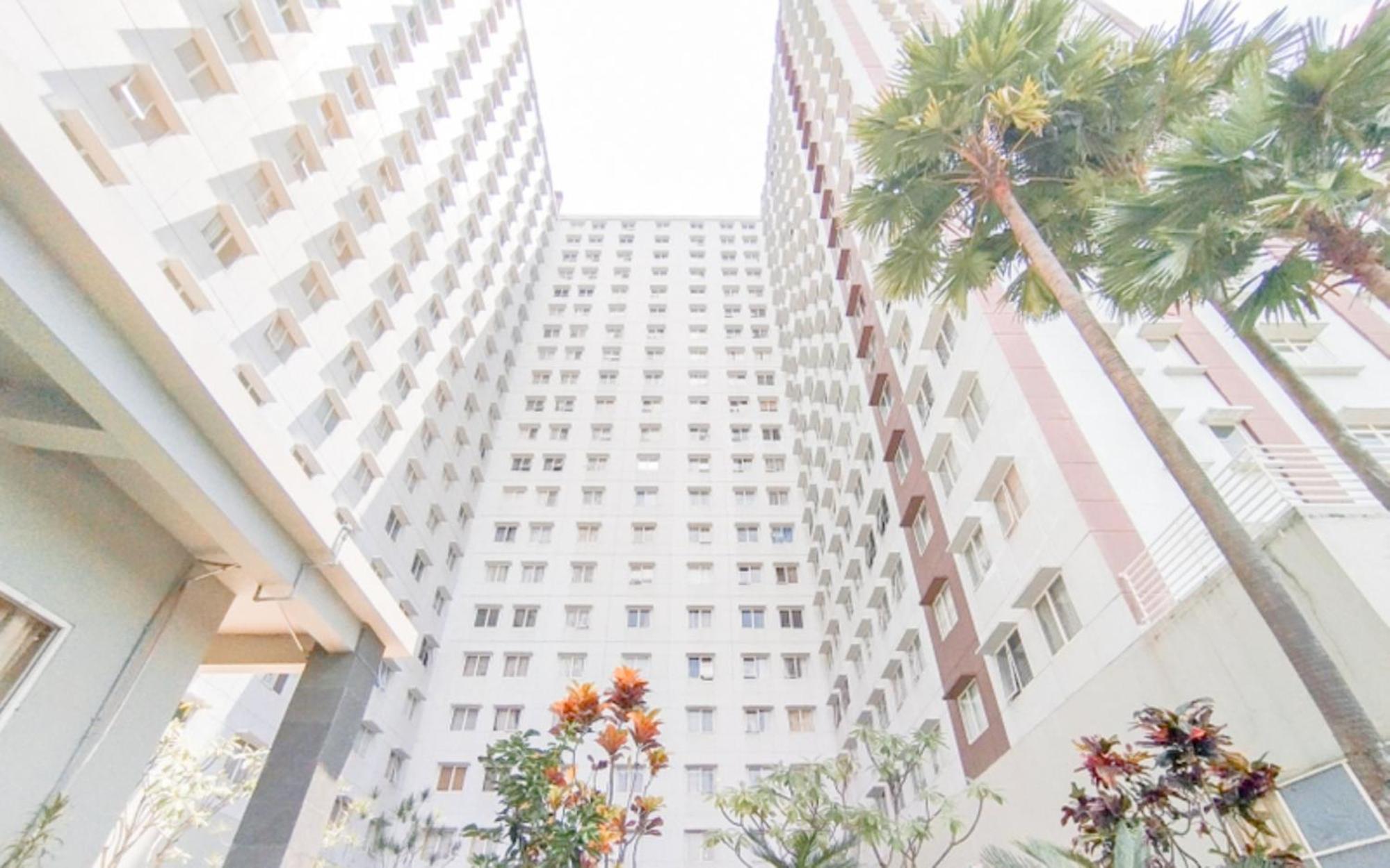 Great Deal Studio at Pinewood Apartment By Travelio view 2