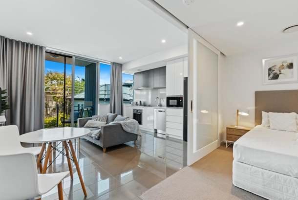 Spacious one-bedroom apartment in South Brisbane