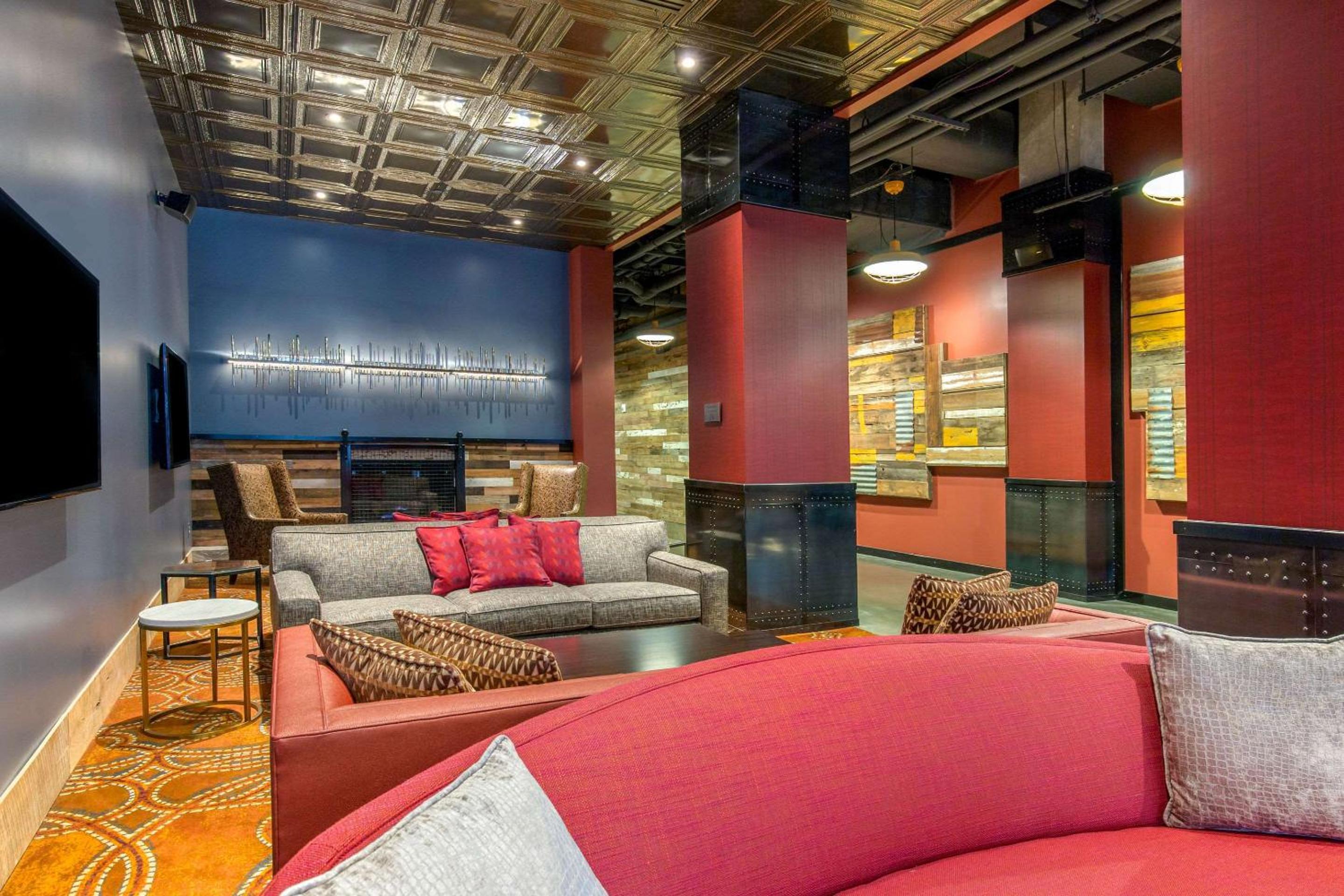 Cambria Hotel Nashville Downtown 2