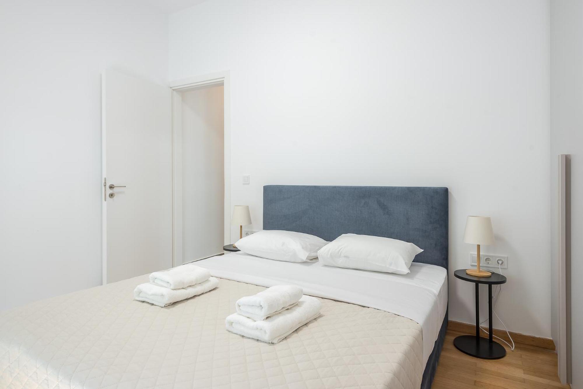 City Vibes Stylish 2BR and a Stunning Balcony photo 2