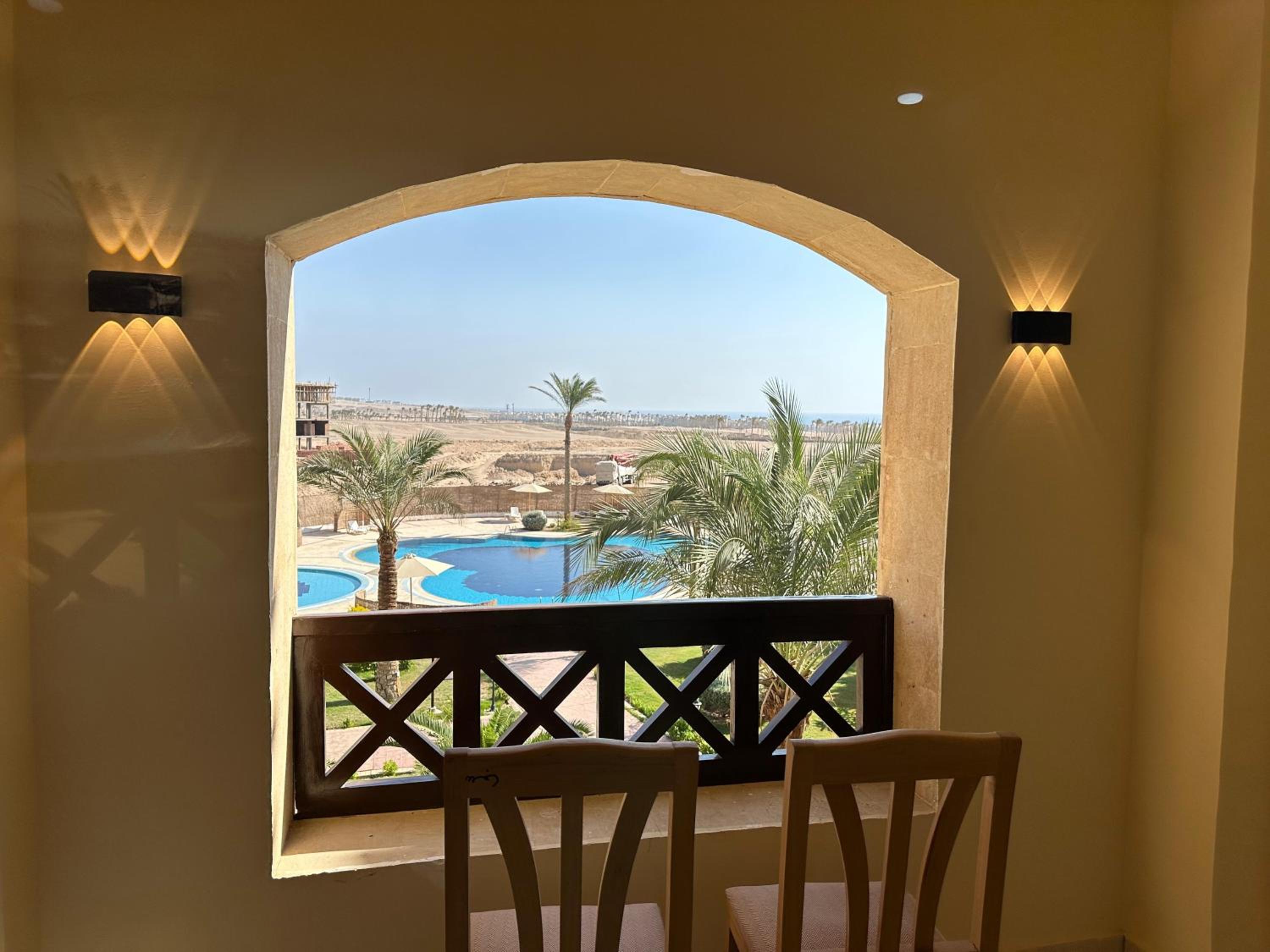 Al Saraya Sahl Hasheesh by Peaks
