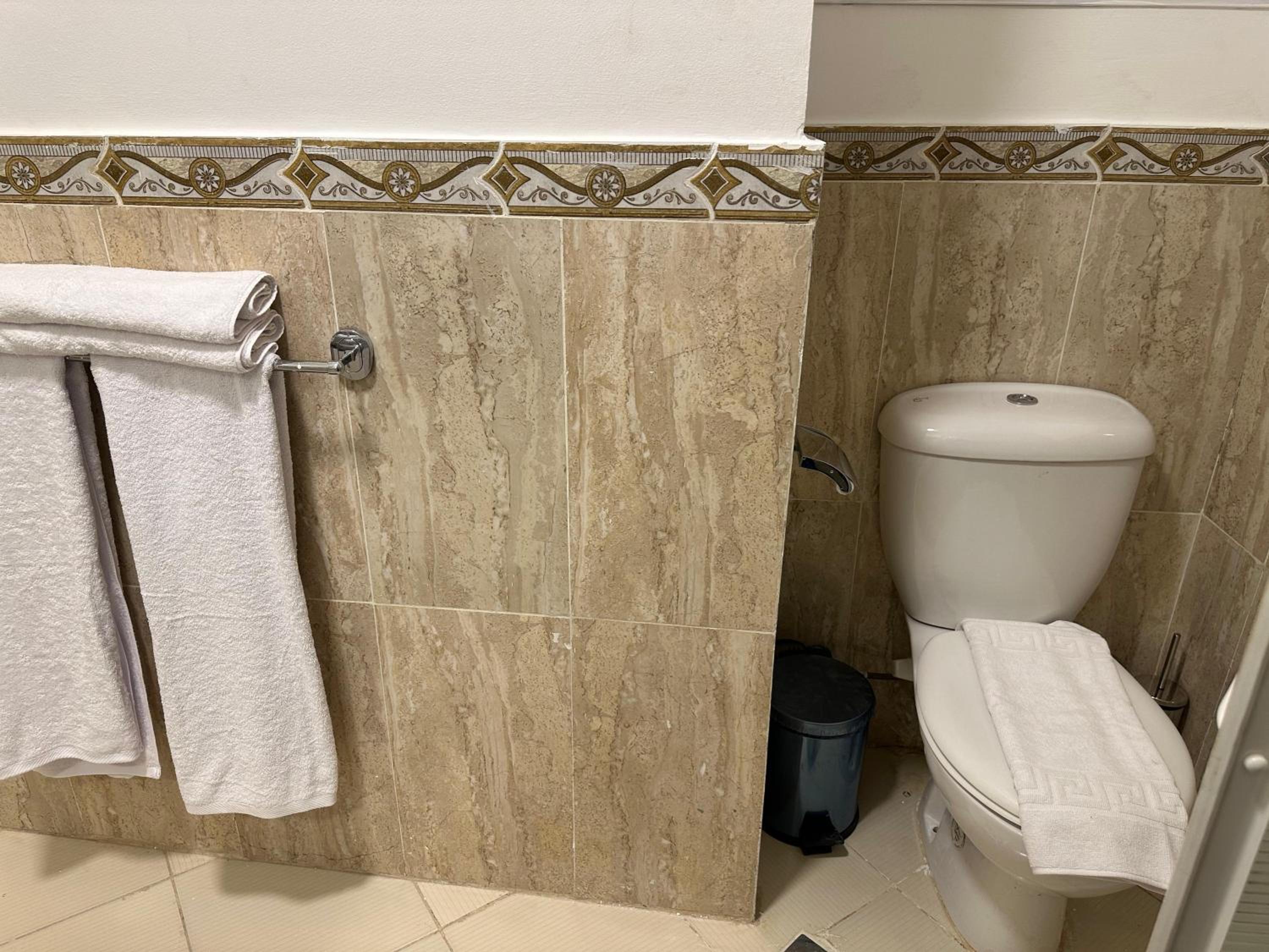 Al Saraya Sahl Hasheesh by Peaks