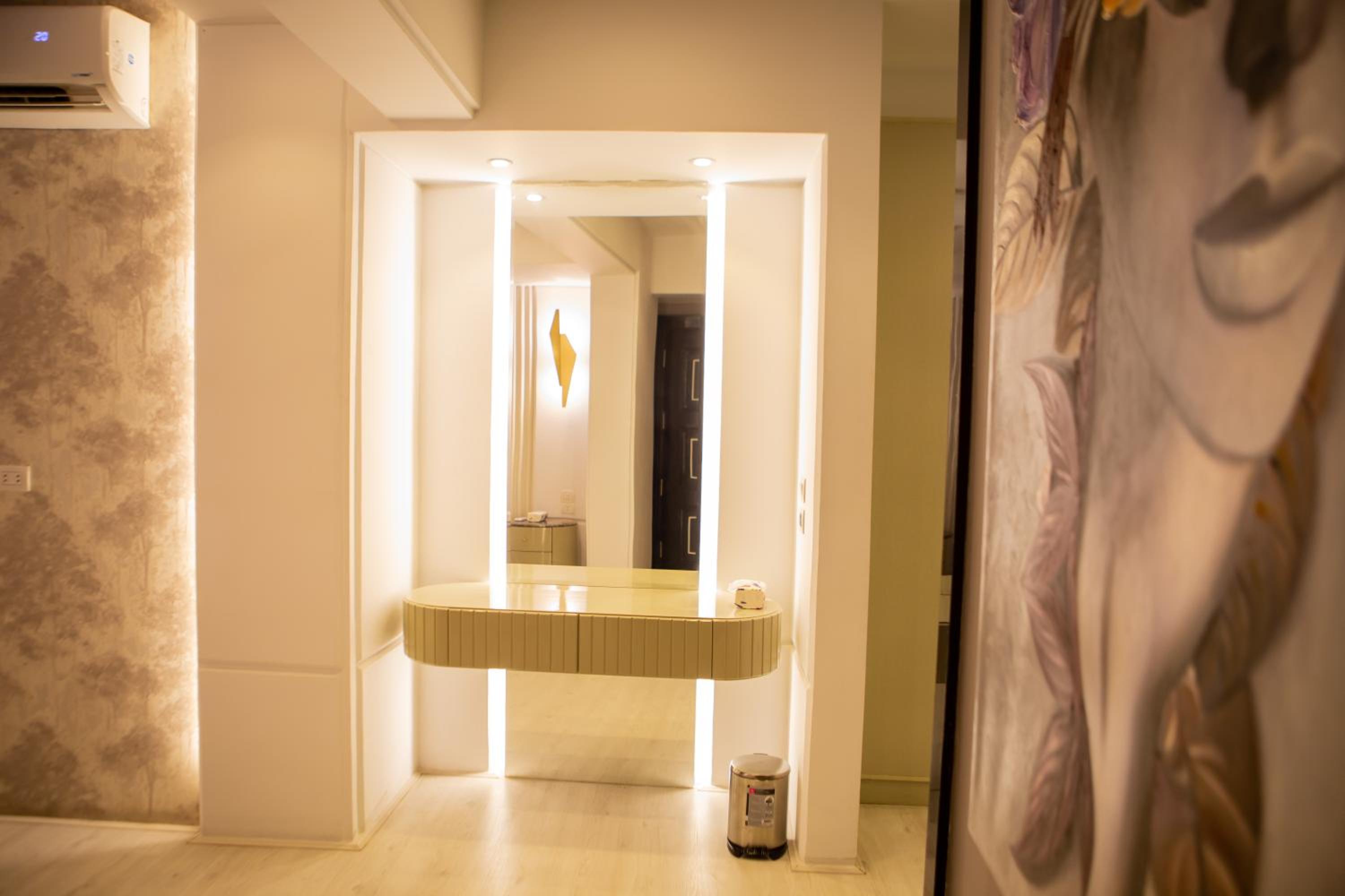 Luxurious 3BR Apartment with Stunning Nile Views