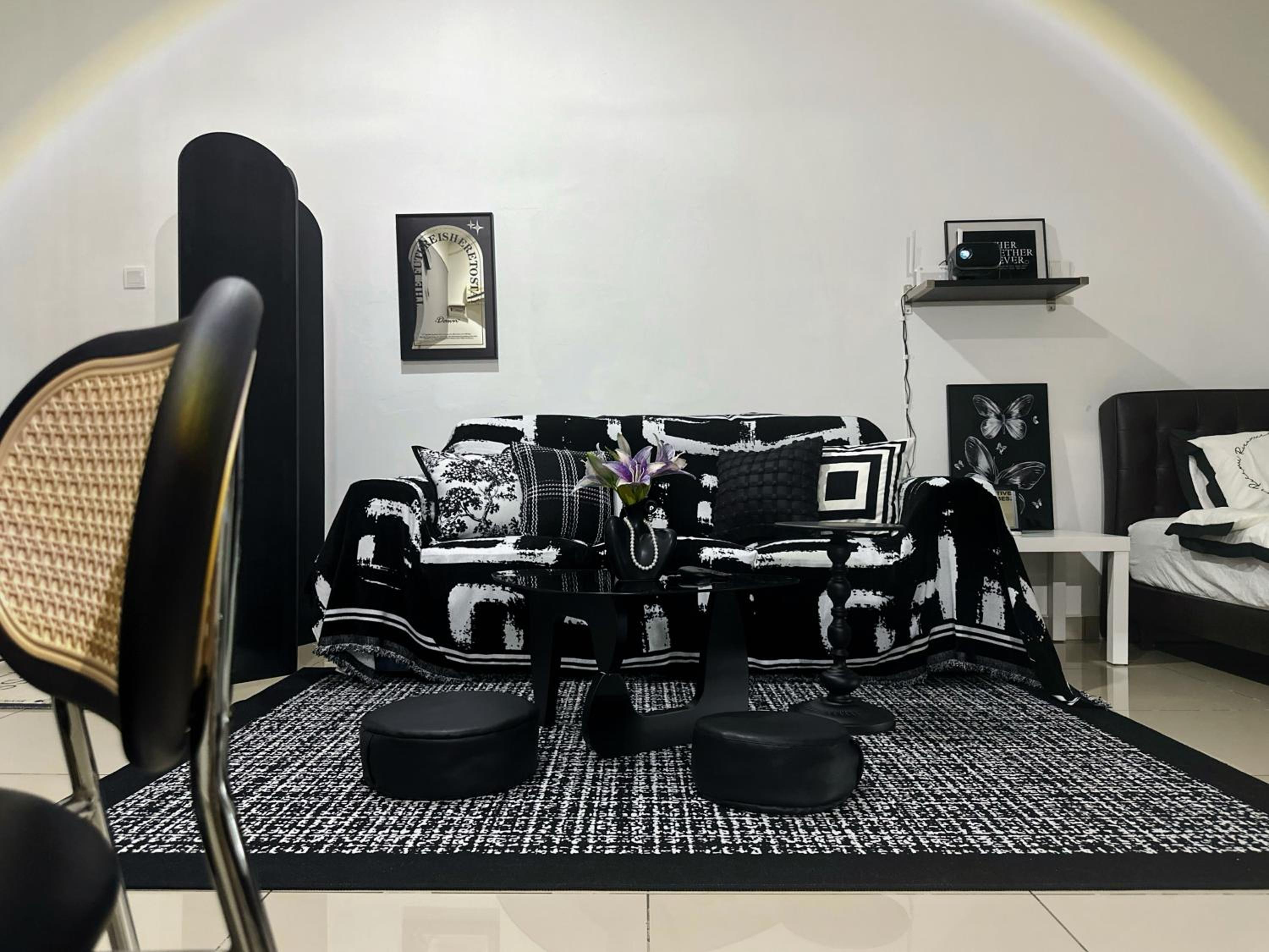 Mount Austin Studio with HD projector Fast Wifi