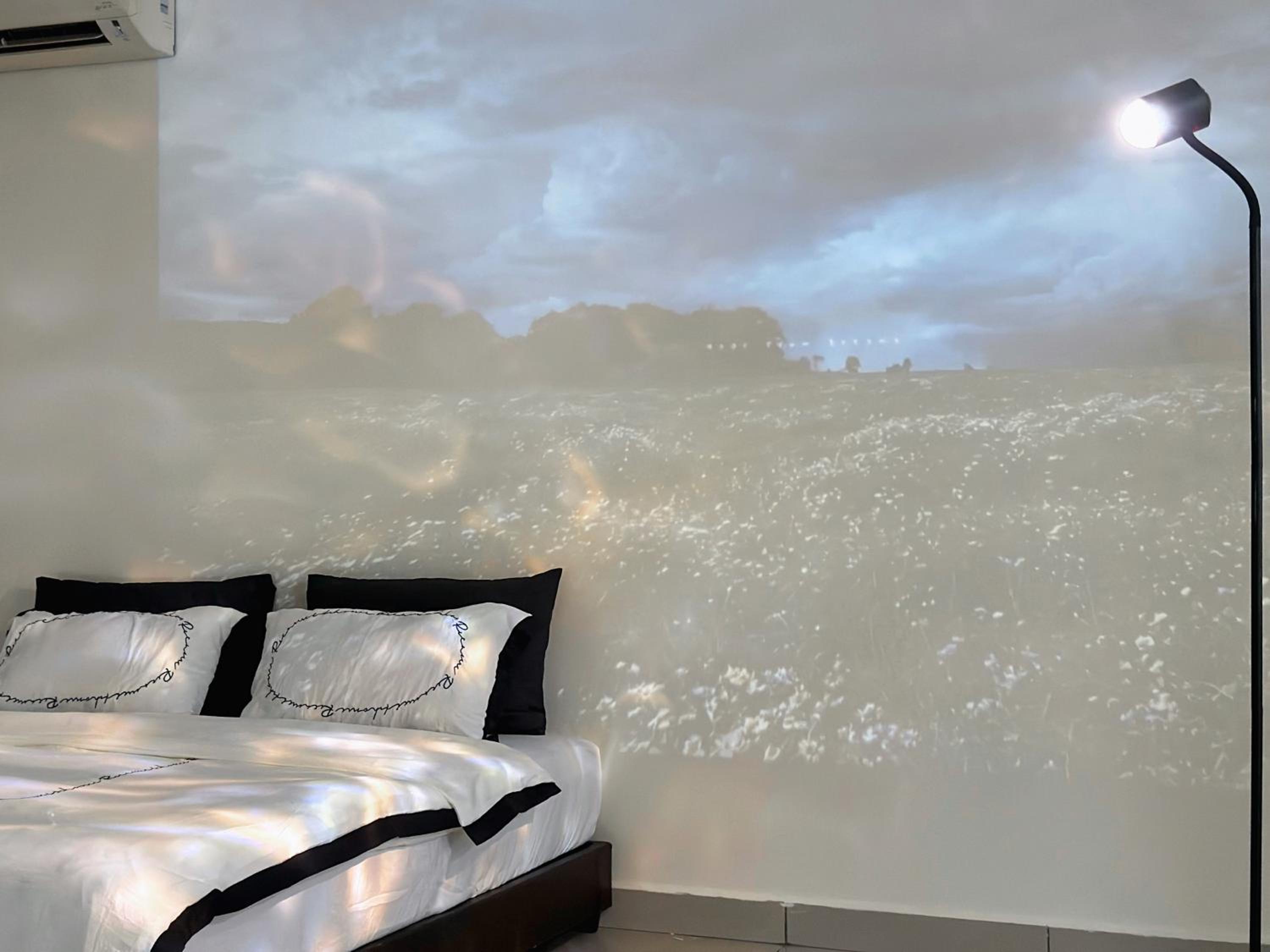 Mount Austin Studio with HD projector Fast Wifi