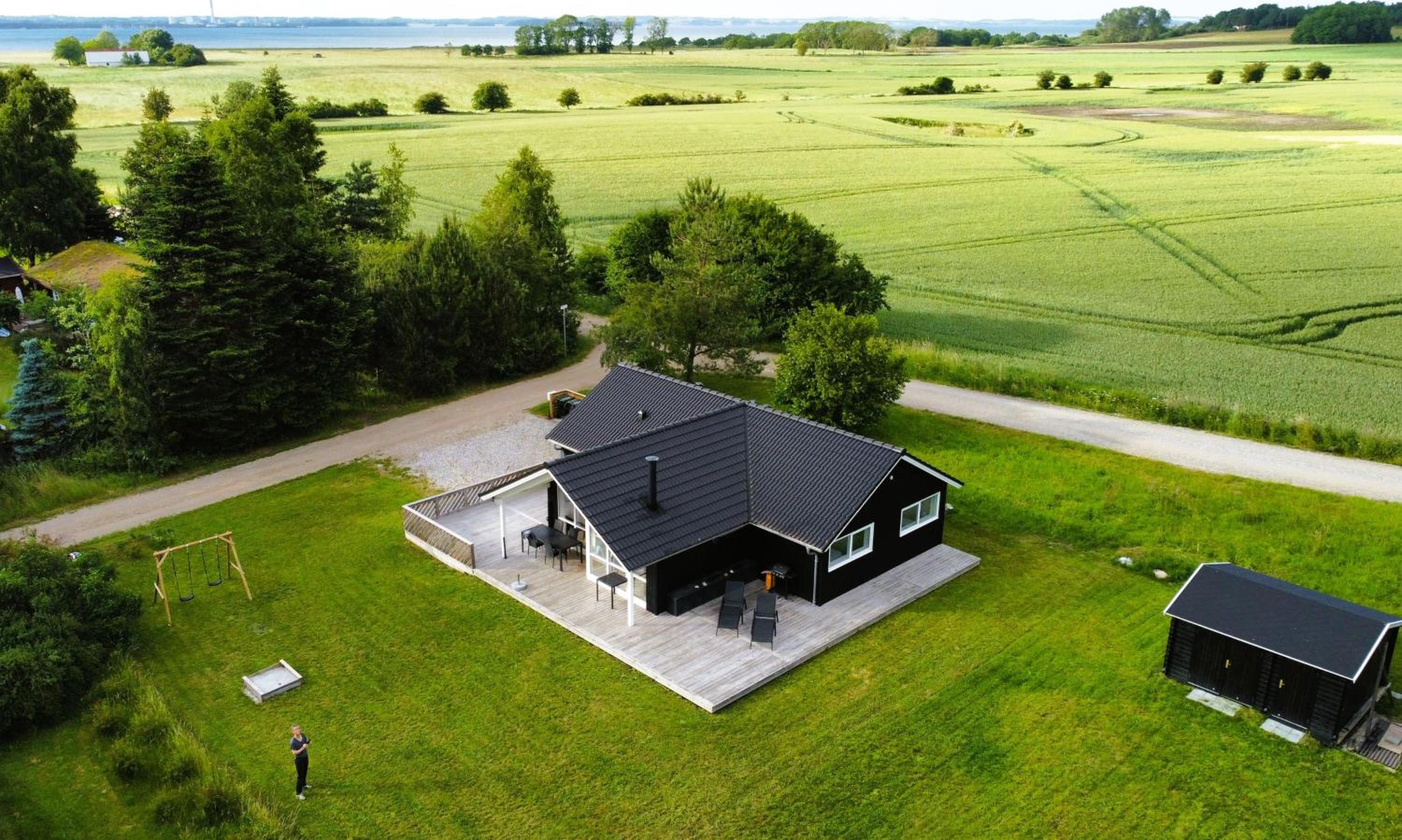 Stylish 8-Person Holiday Home Just 5 Minutes Walk From The Sandy Beach view 4