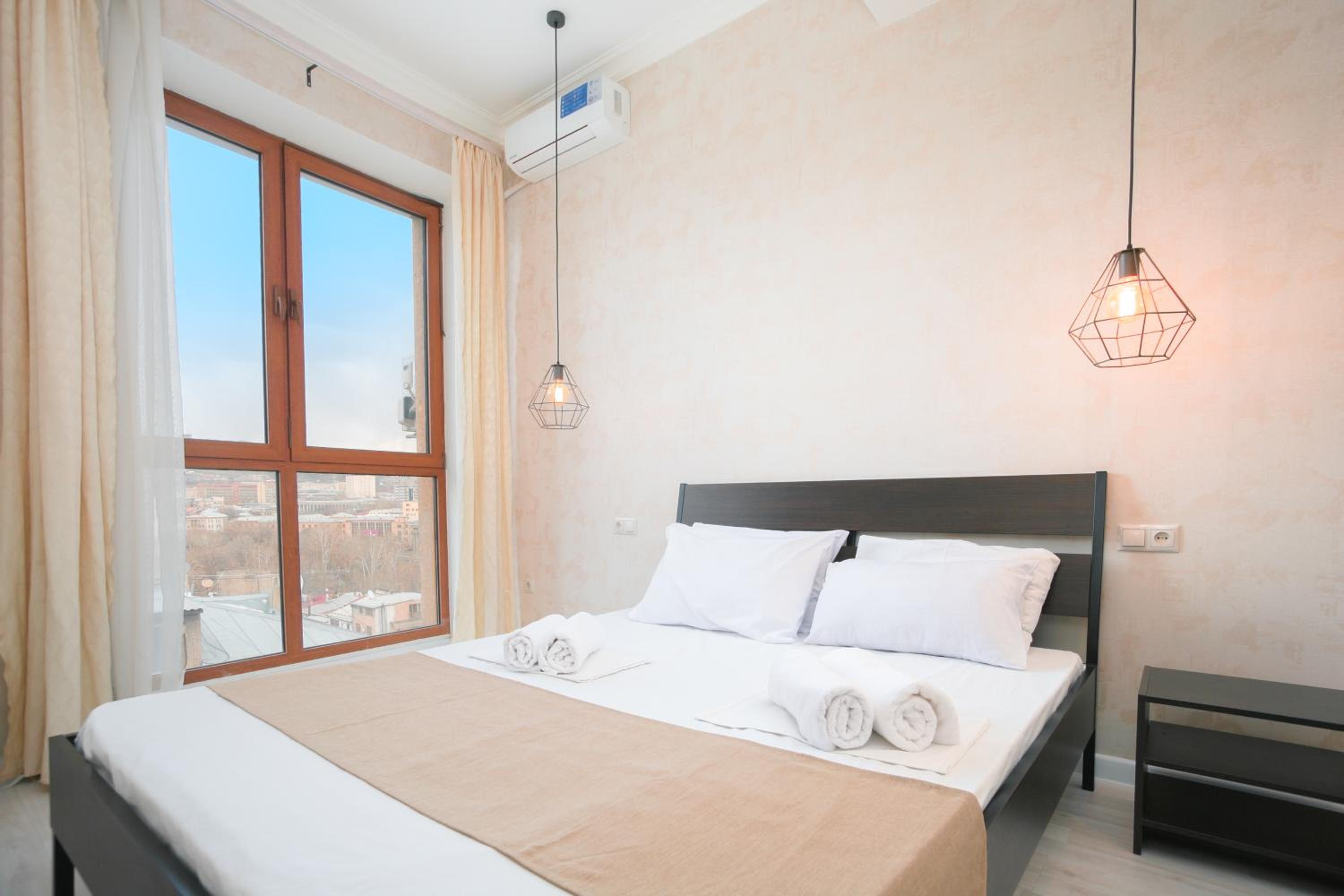Great view, 2 Bedroom near Opera