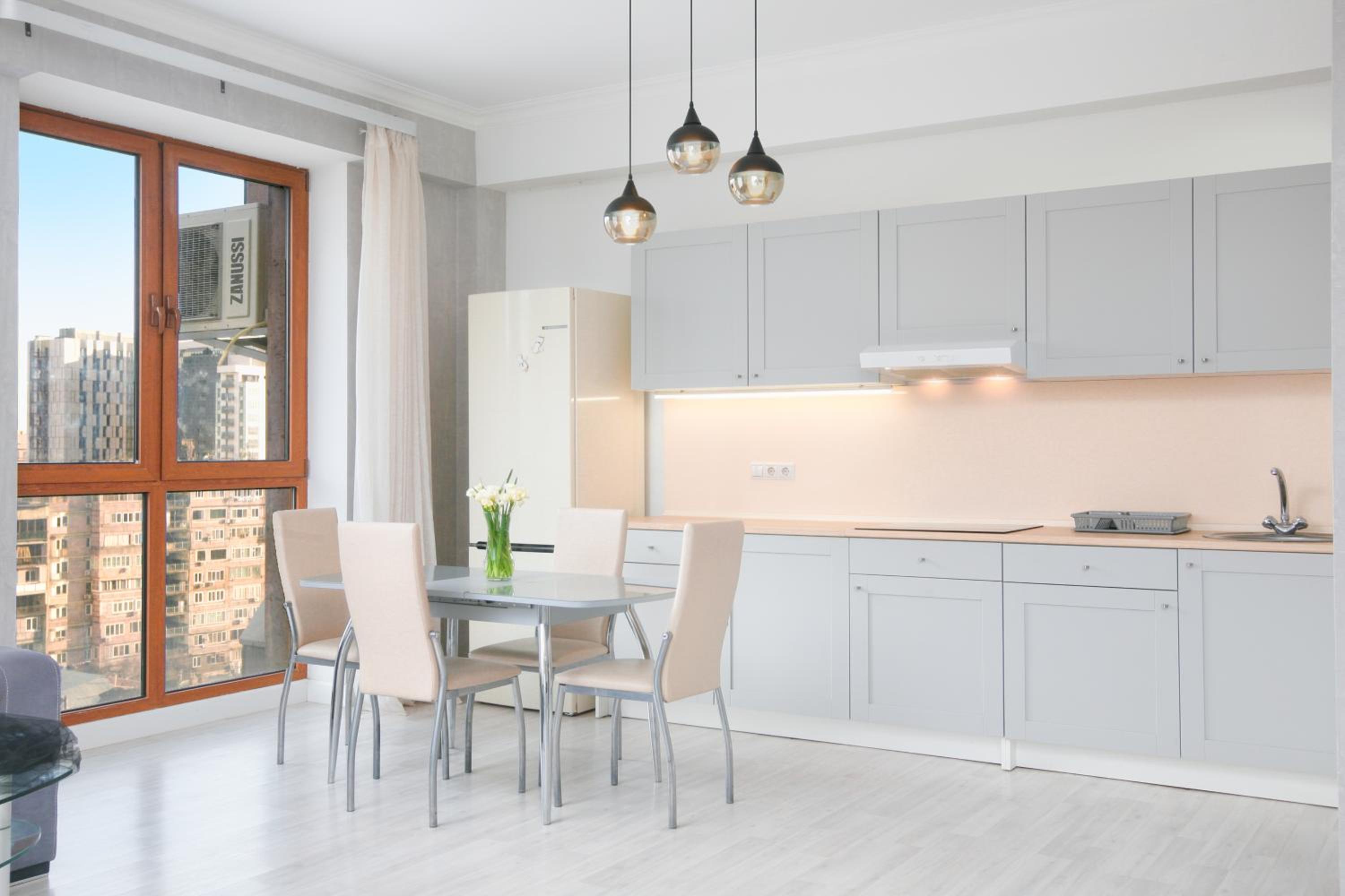 Great view, 2 Bedroom near Opera