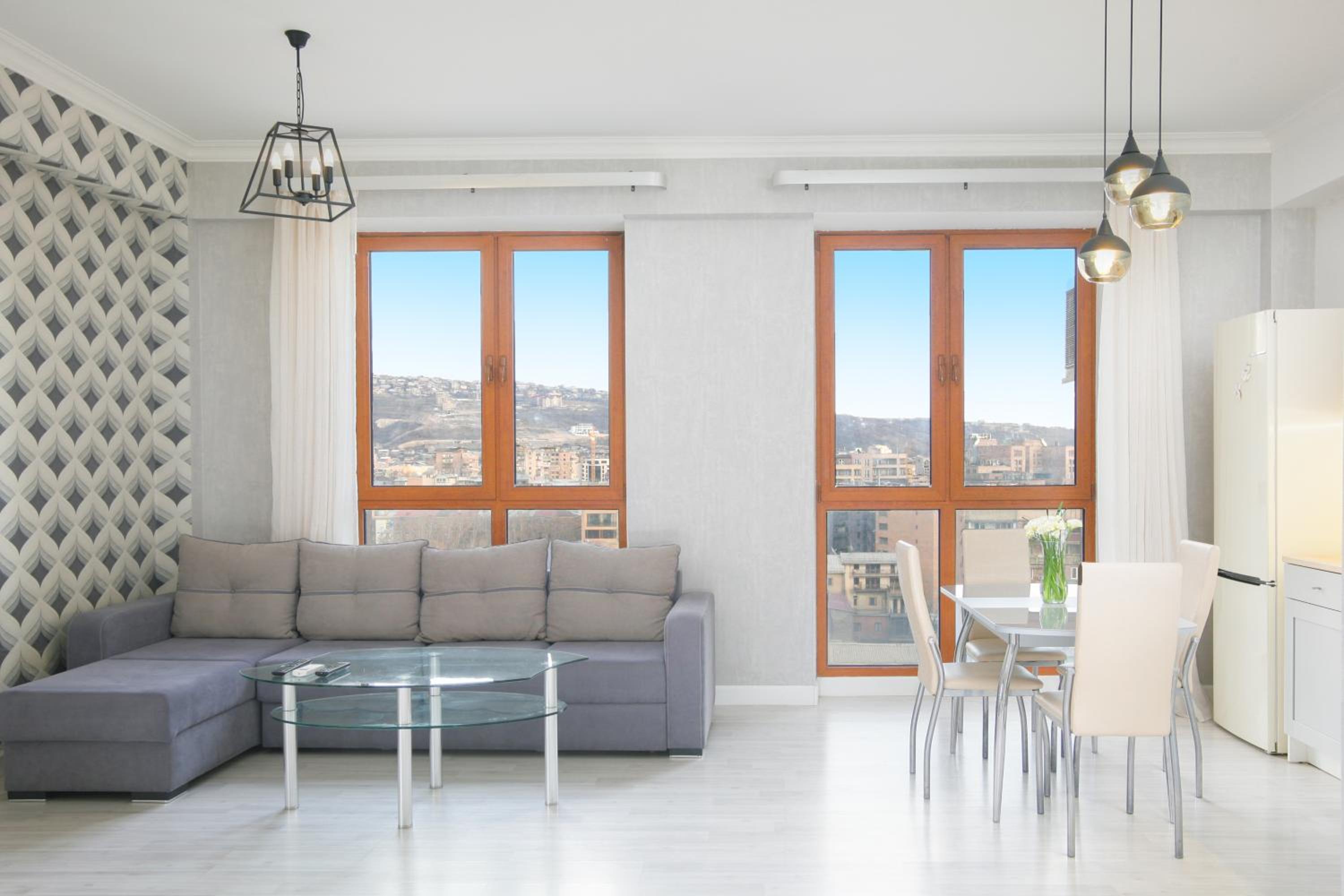 Great view, 2 Bedroom near Opera