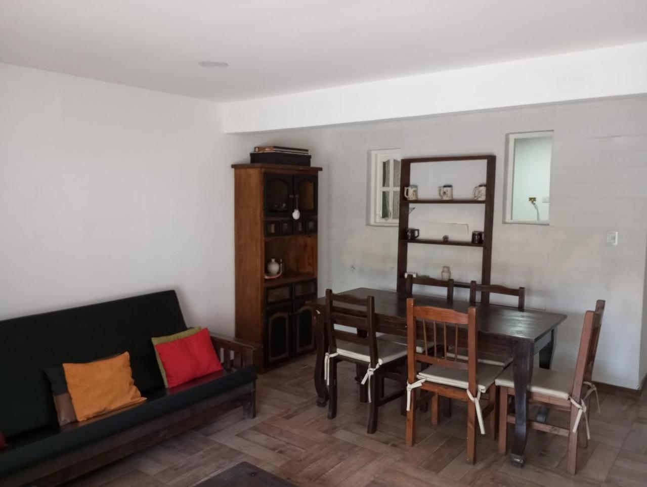 Renovada casa de 4 ambientes con patio y parrilla