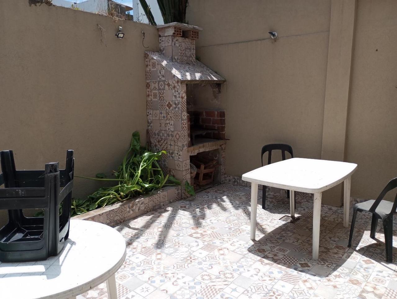 Renovada casa de 4 ambientes con patio y parrilla