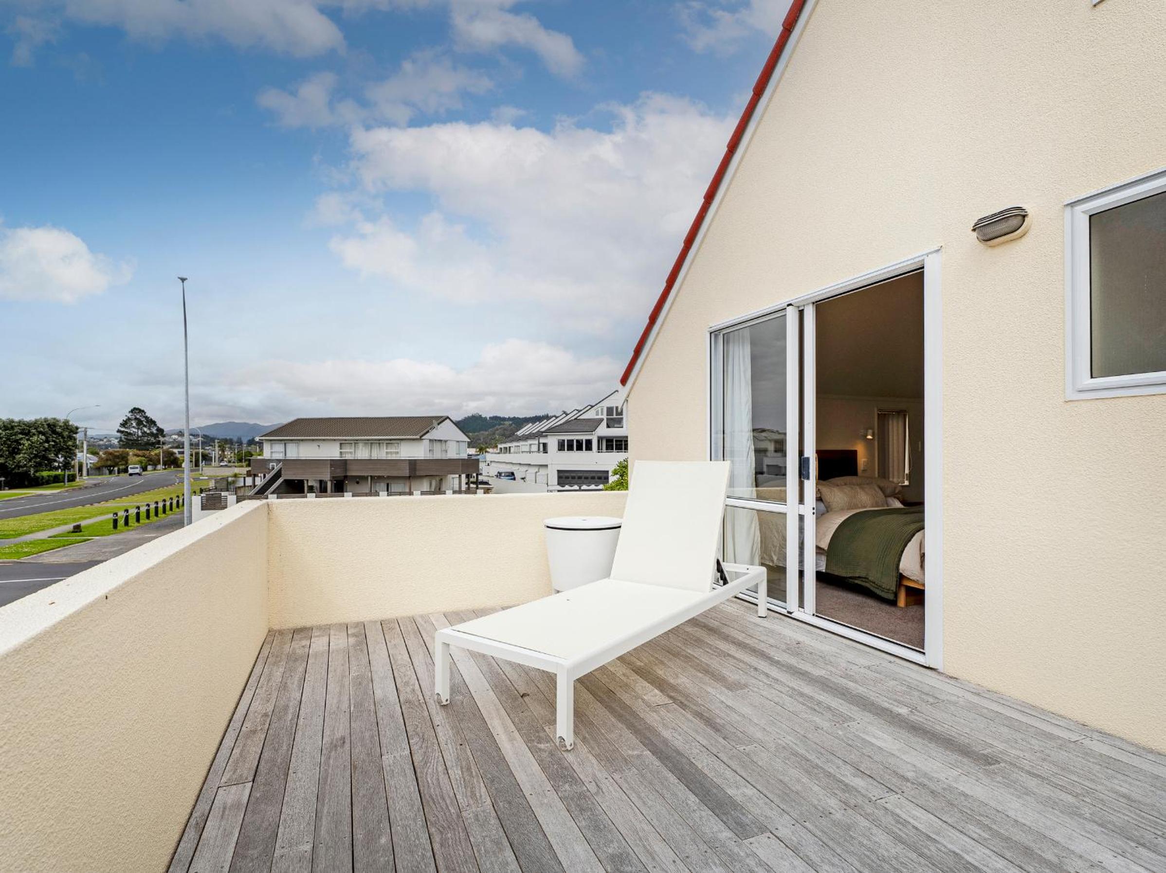 Sans Souchi - Whangamata Holiday Home view 2