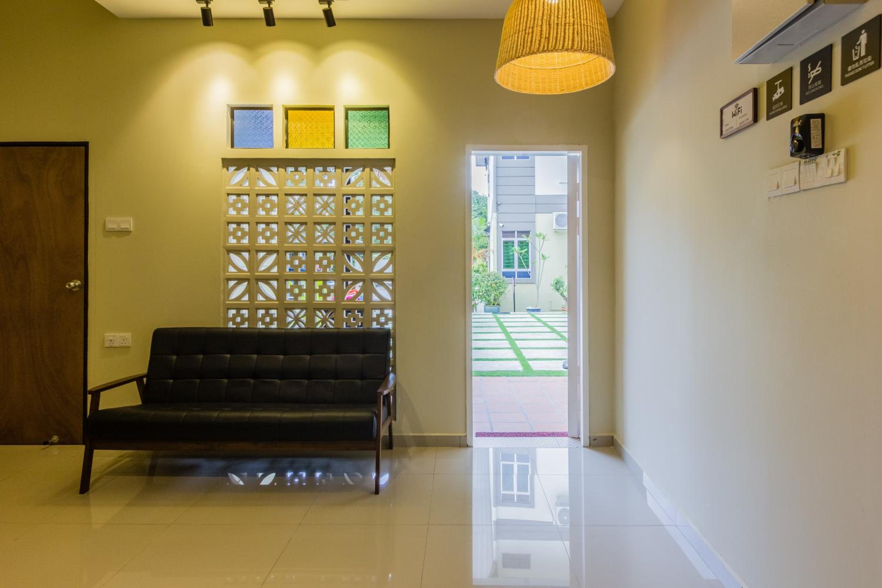 Great 5BR Garden Inn by uBook photo 3