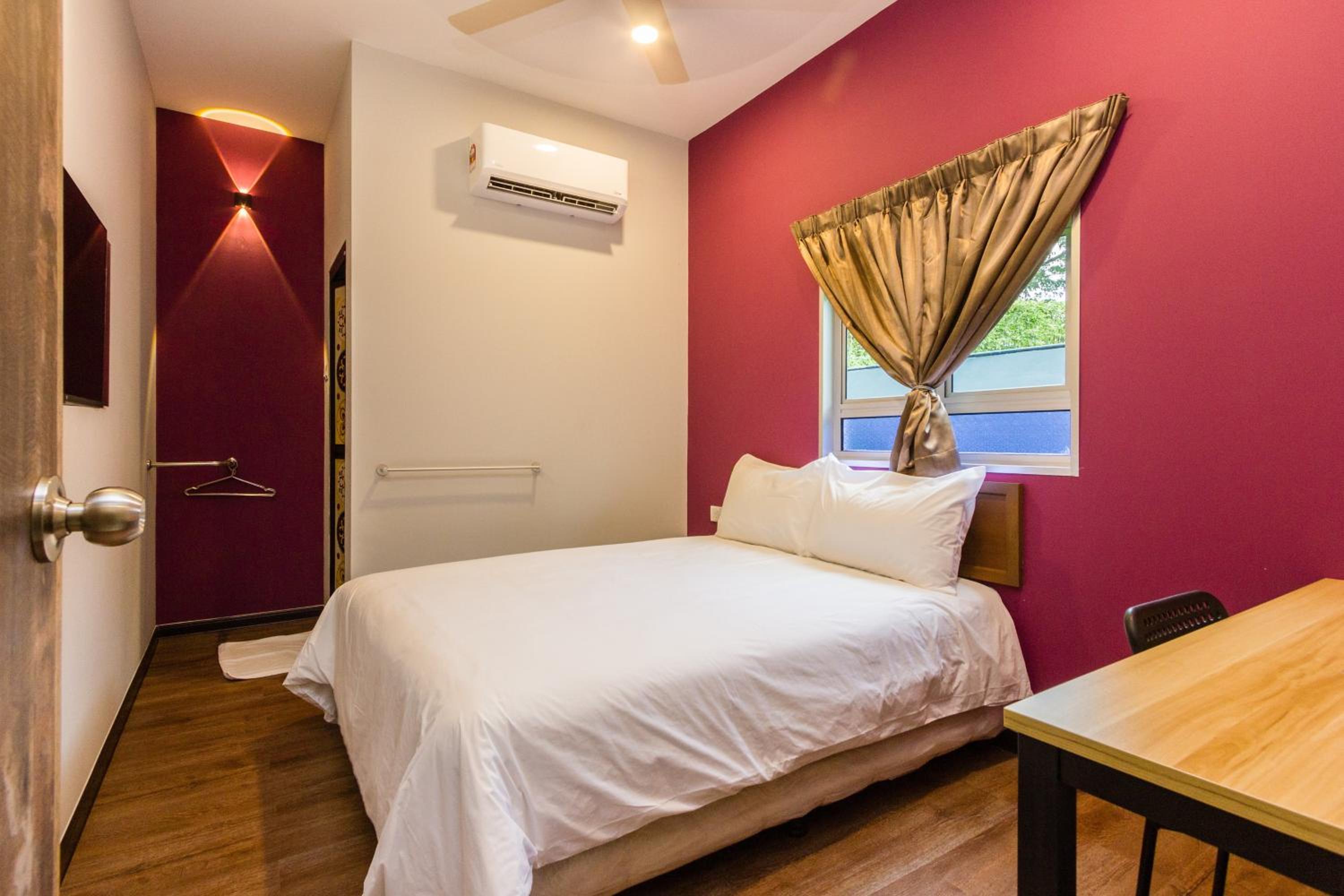 Great 5BR Garden Inn by uBook photo 7