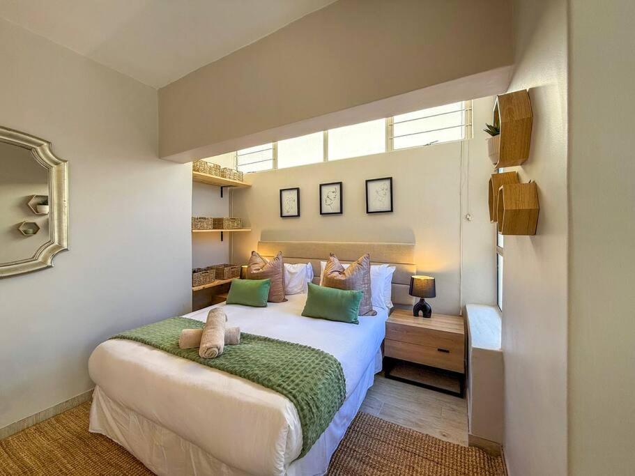 Greenpoint Apartment Cape Town view 3