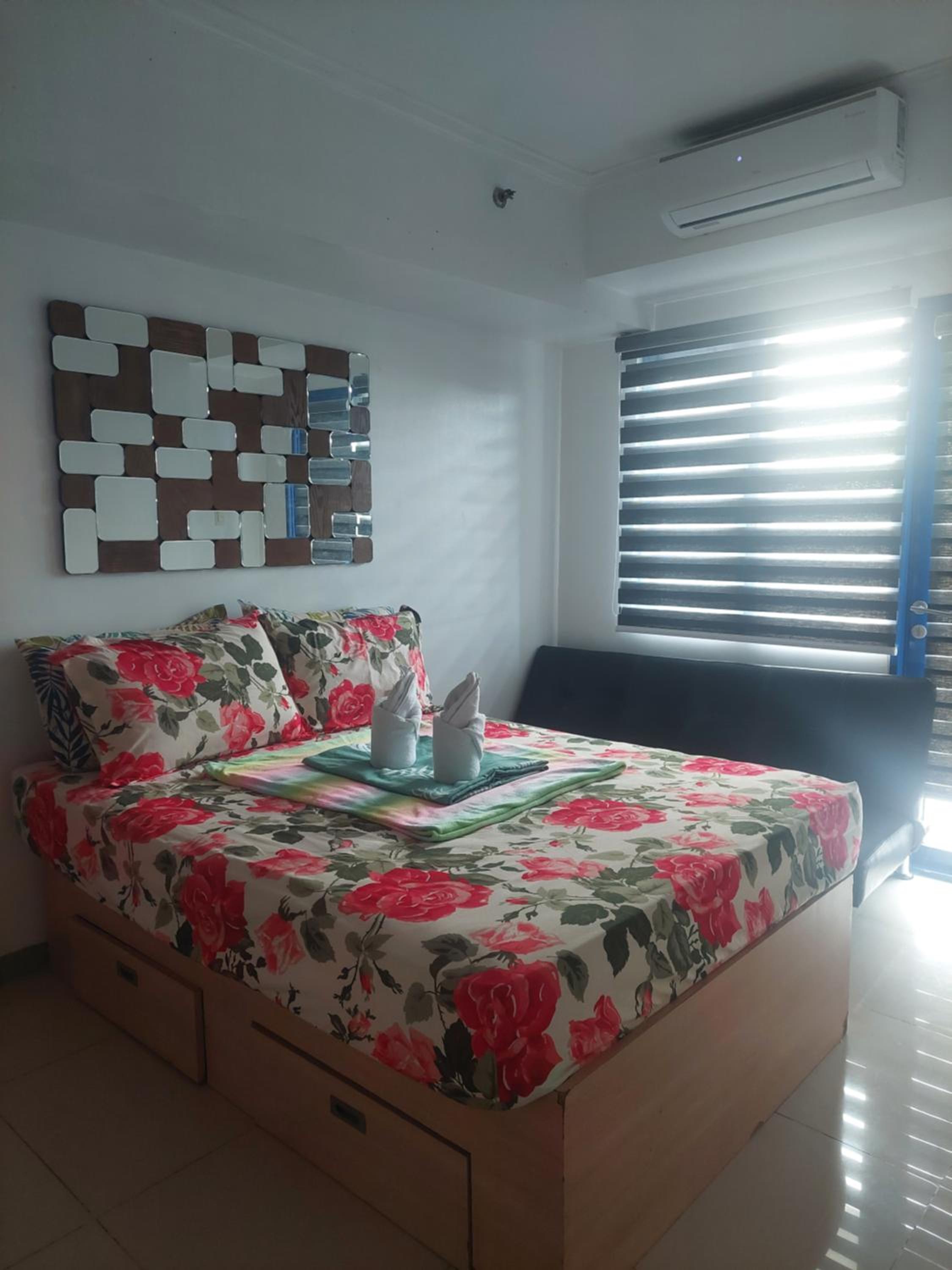 2BR SEA RESIDENCES By ELSIE D view 4