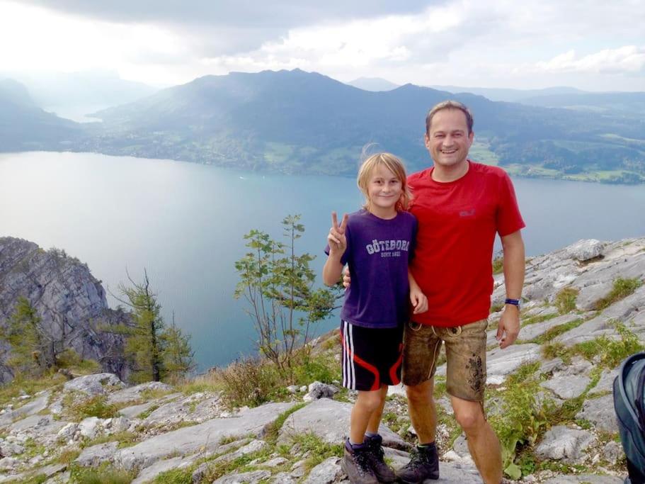 Chalet Attersee - ganzes Ferienhaus, Seeblick, Kamin, Sauna