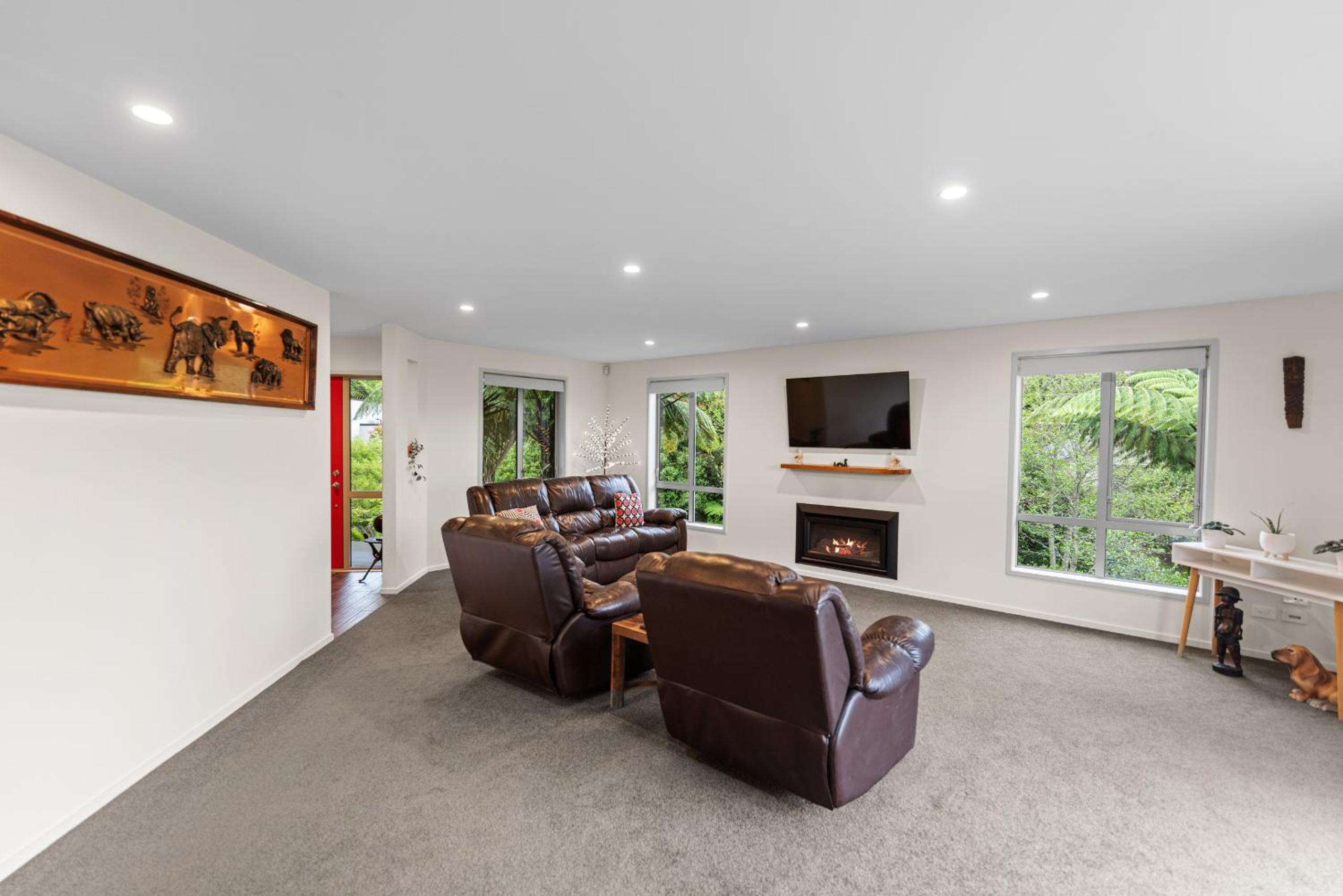 The Red Door - New Plymouth Holiday Home view 3