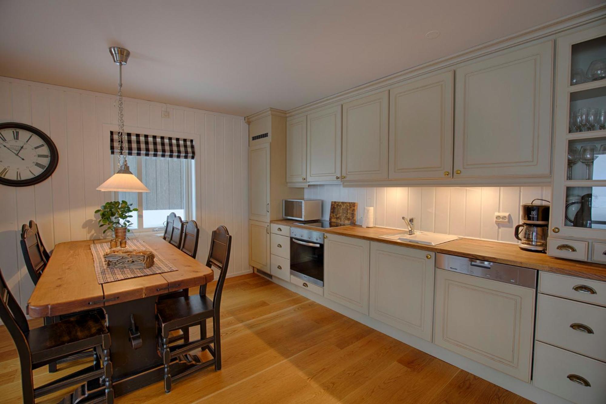 Ideal Getaway Only Steps From Ski Trails view 5