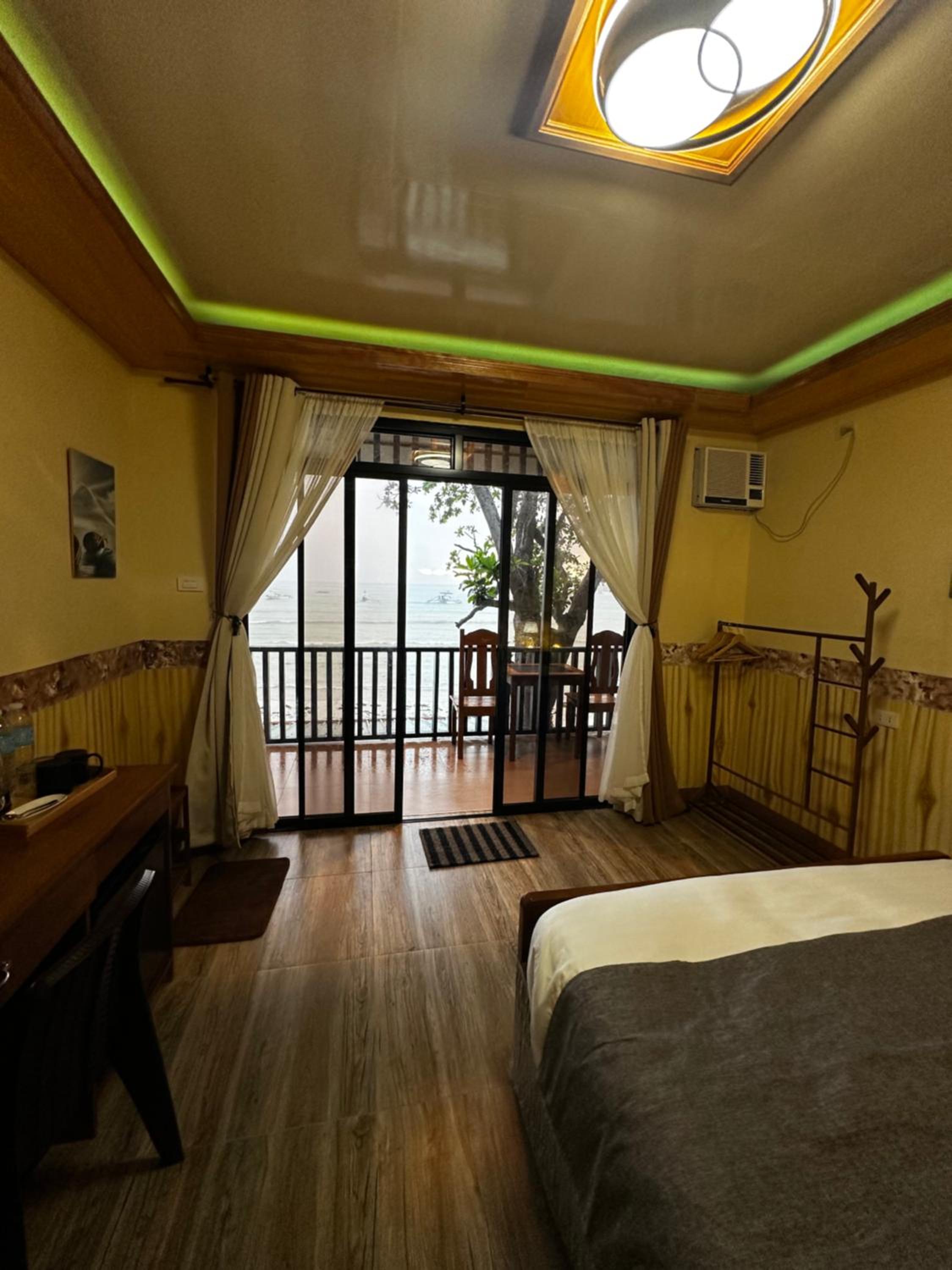 Fabregas Beach Cottages view 5