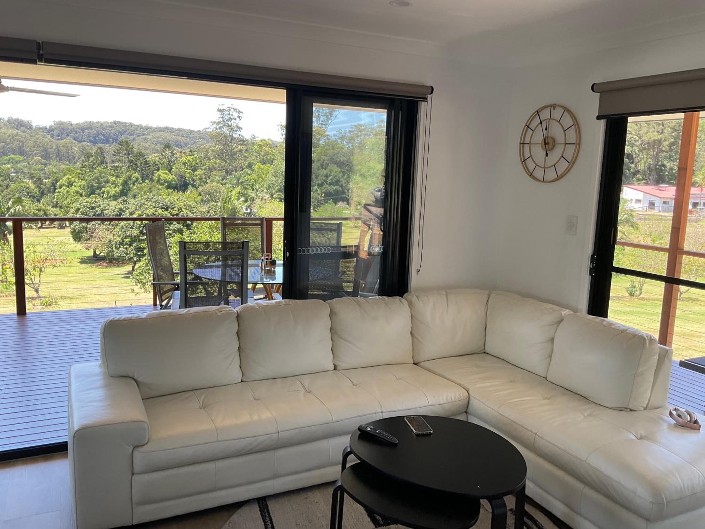 Sunshine Coast retreat your own private golf course view 4