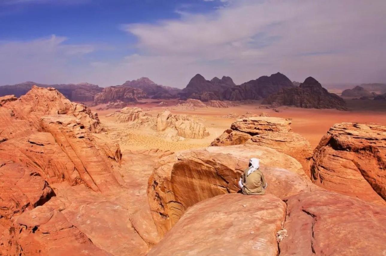 Bedouin cave wadi rum campsite view 4