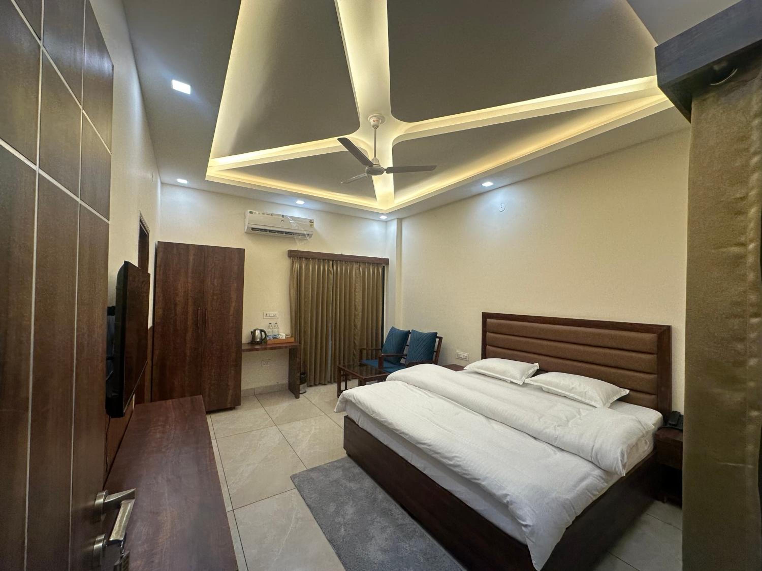 SS Farms Hotel & Resort